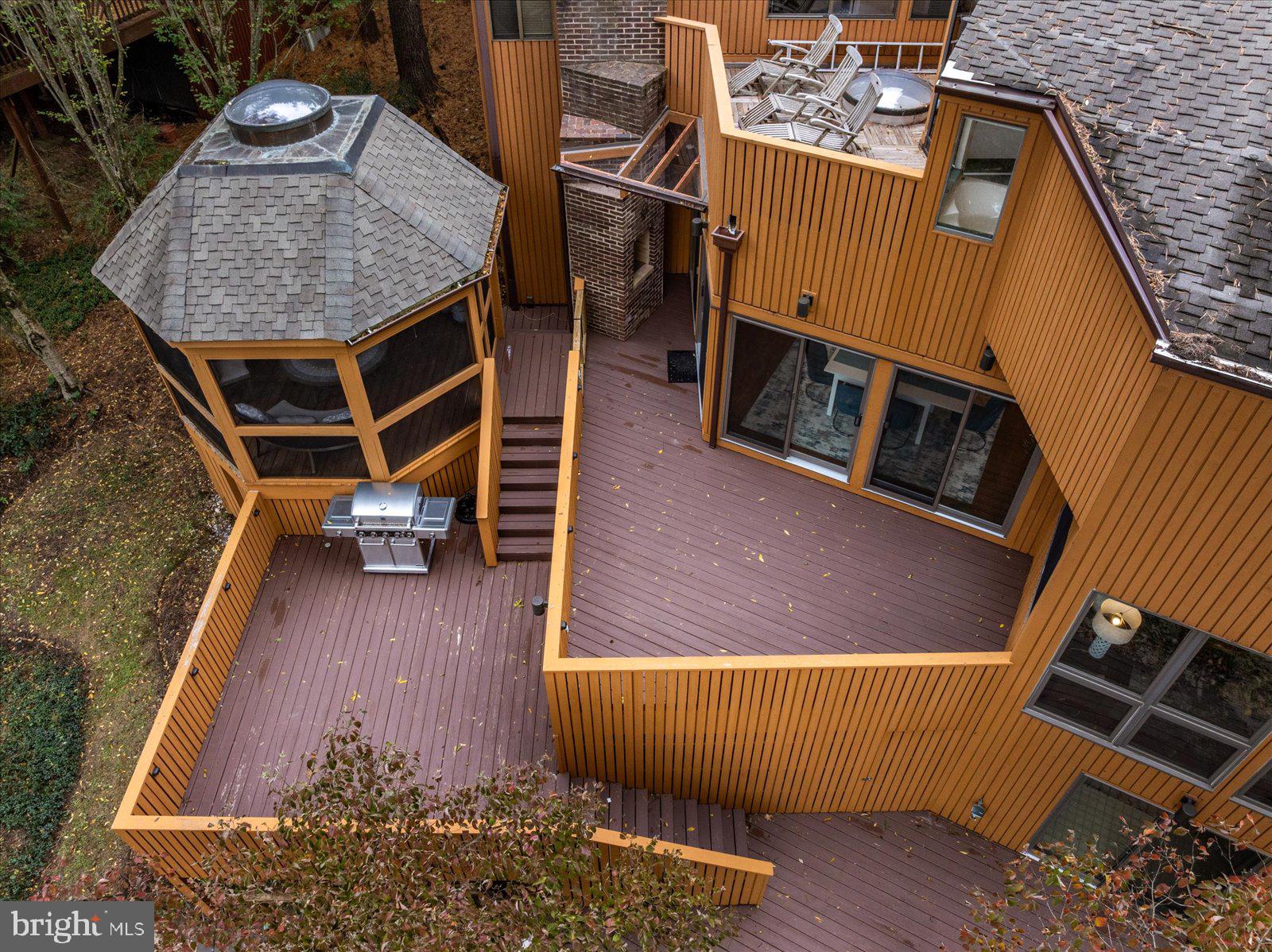 HOBBITS GLEN - Residential