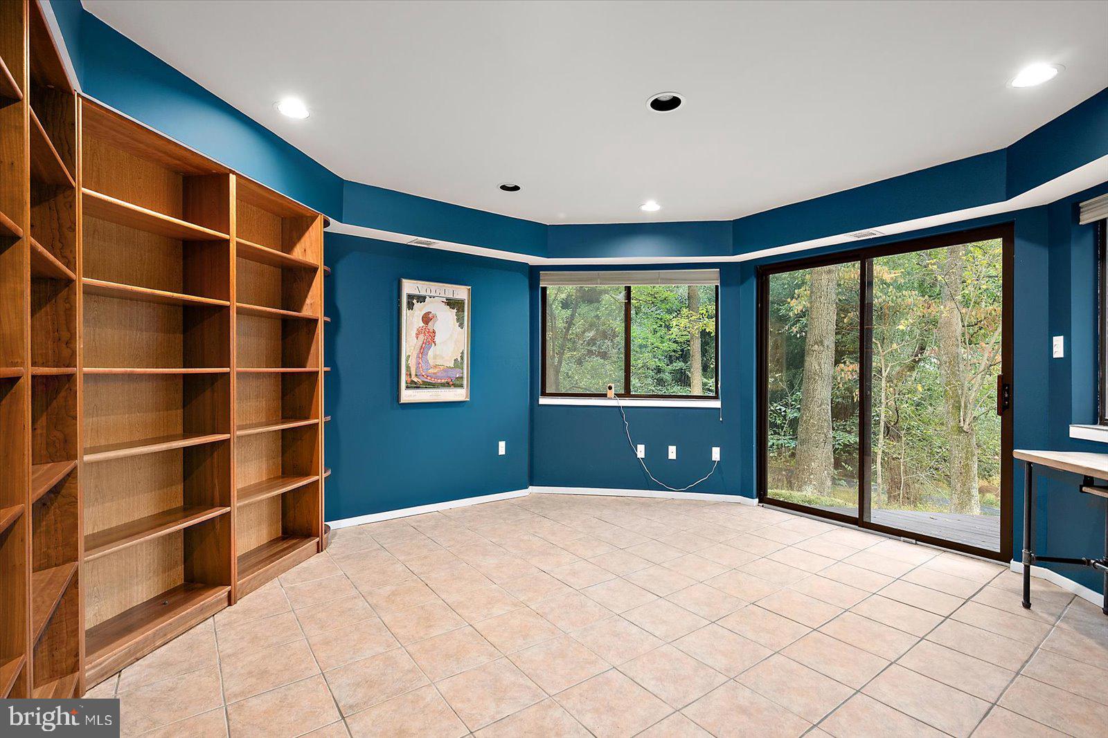 HOBBITS GLEN - Residential