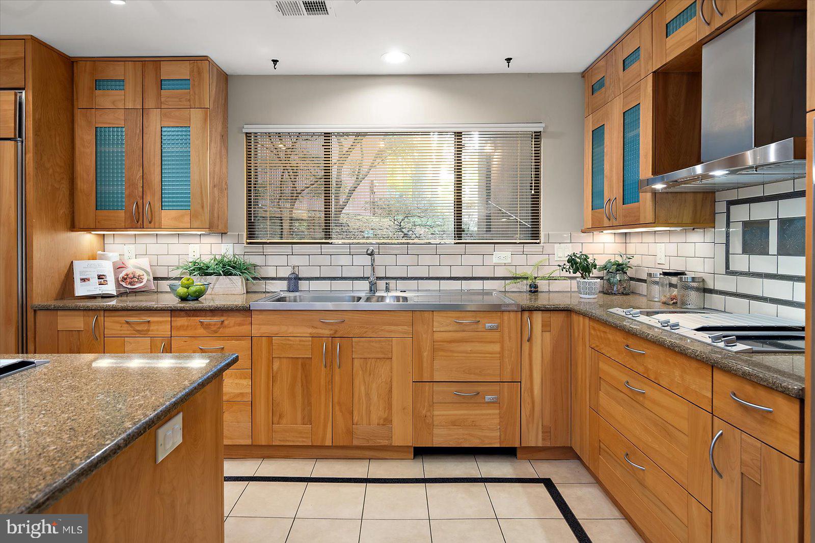 HOBBITS GLEN - Residential