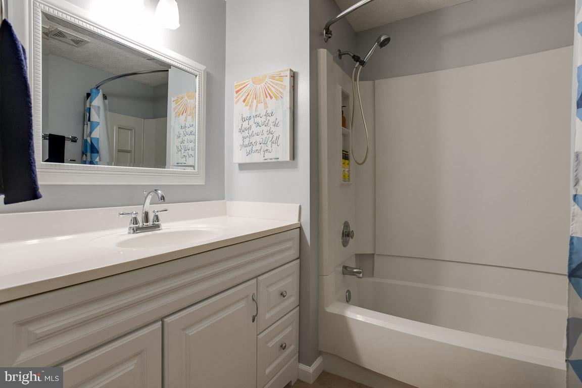 FAIRFAX CLUB ESTATES - Residential