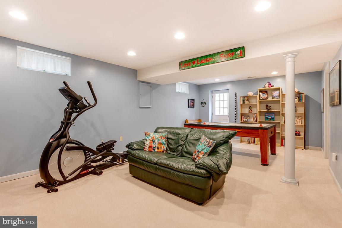 FAIRFAX CLUB ESTATES - Residential