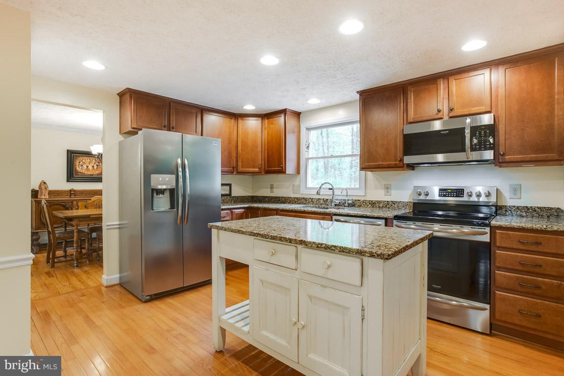 FAIRFAX CLUB ESTATES - Residential