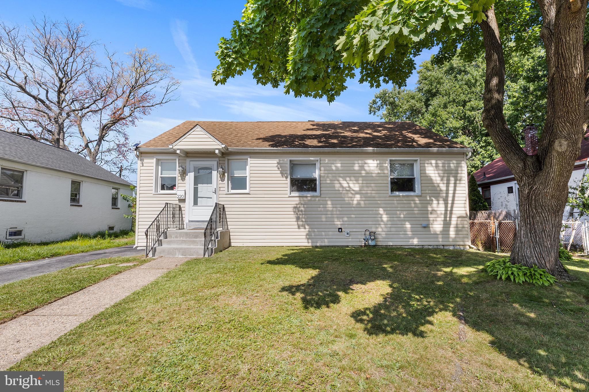 220 NORWOOD AVENUE
