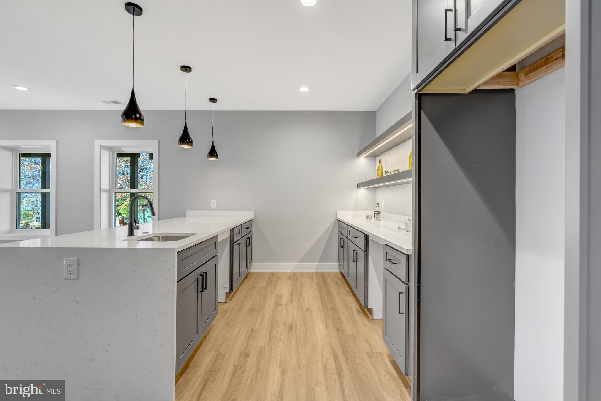 LEEHIGH VILLAGE - Residential