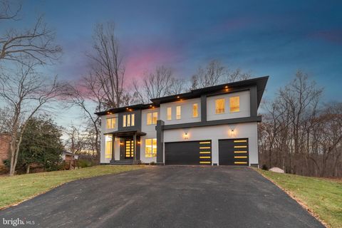 4824 VILLAGE DRIVE FAIRFAX VA 22030