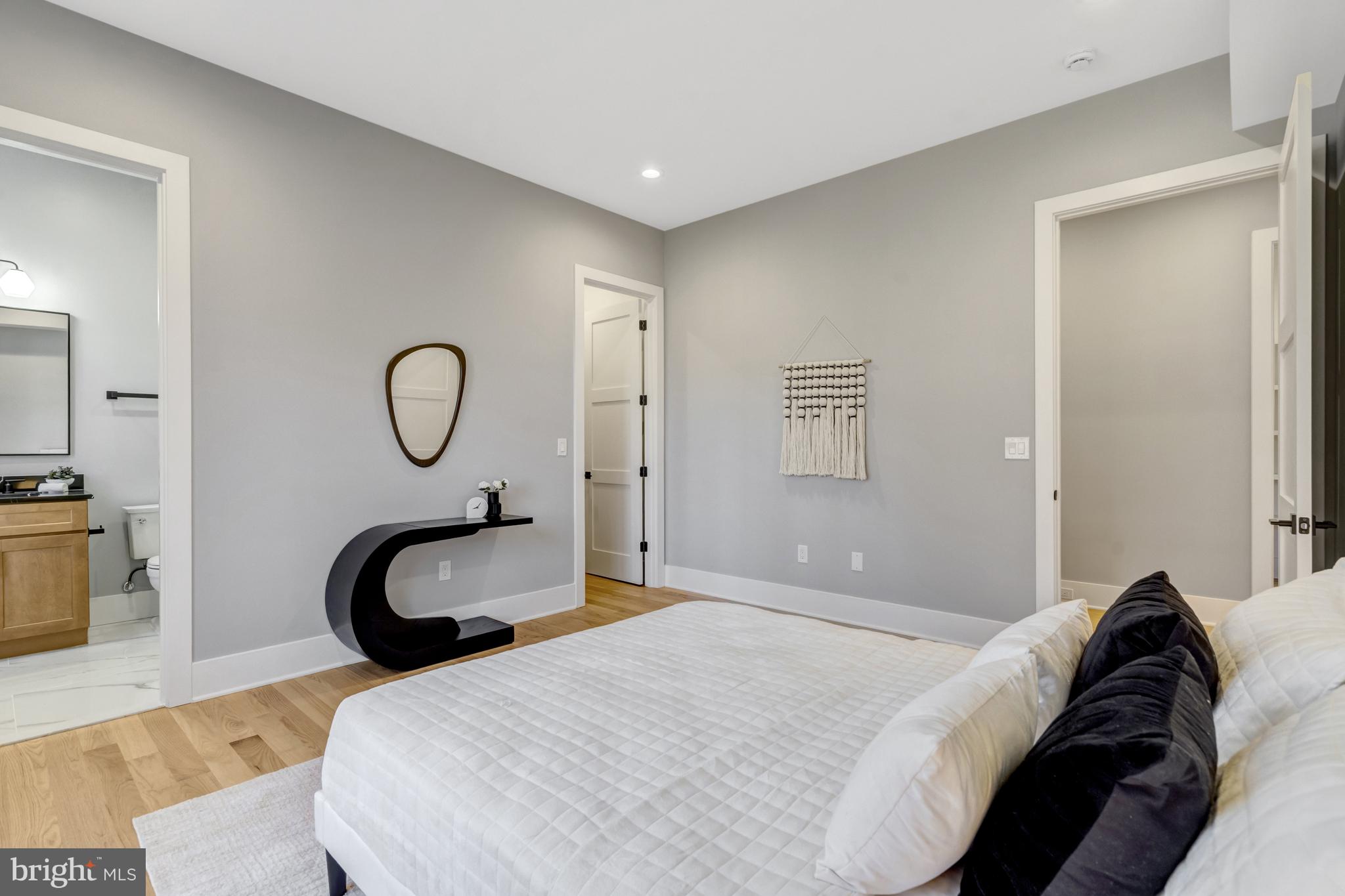 LEEHIGH VILLAGE - Residential