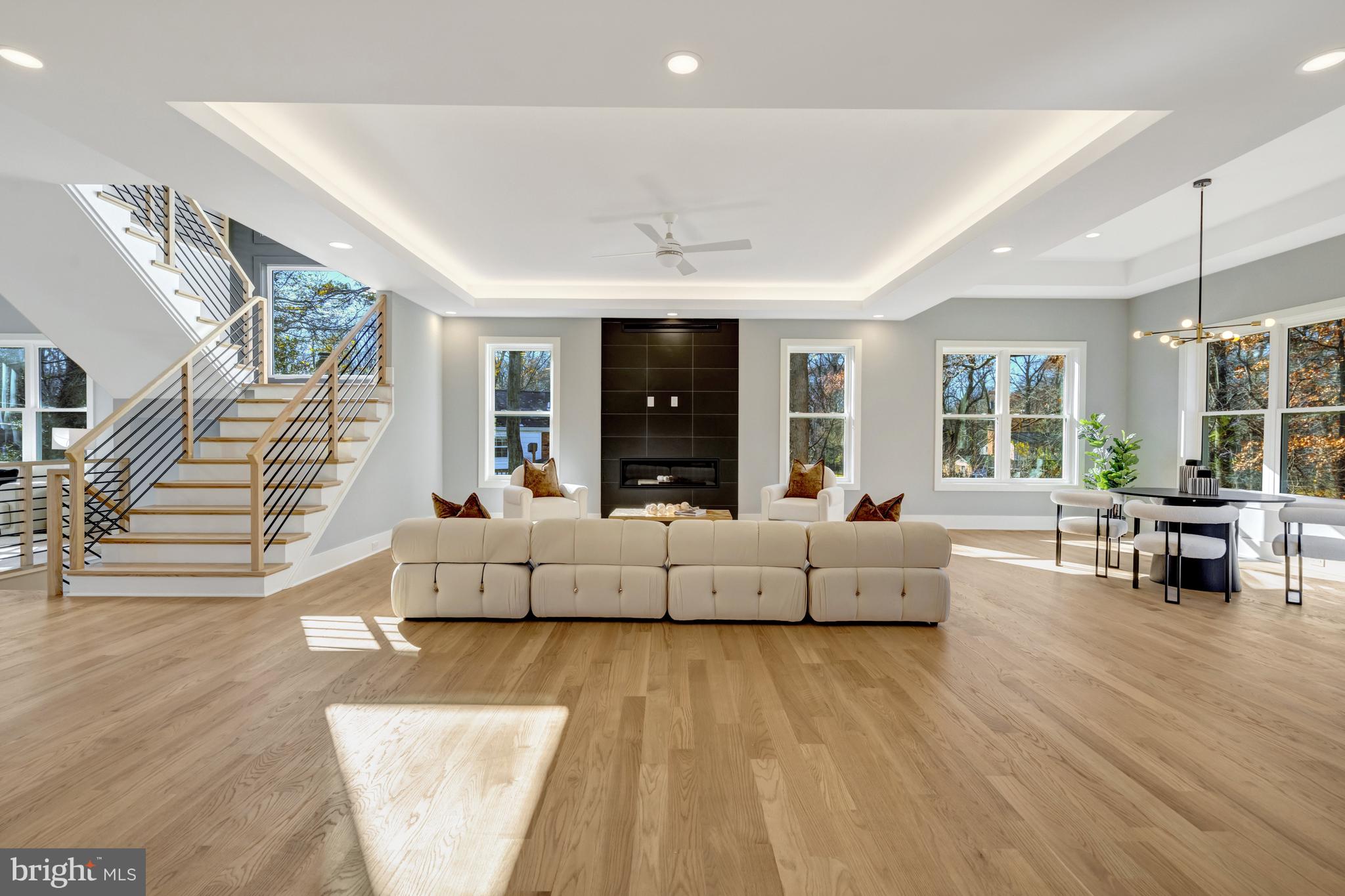 LEEHIGH VILLAGE - Residential