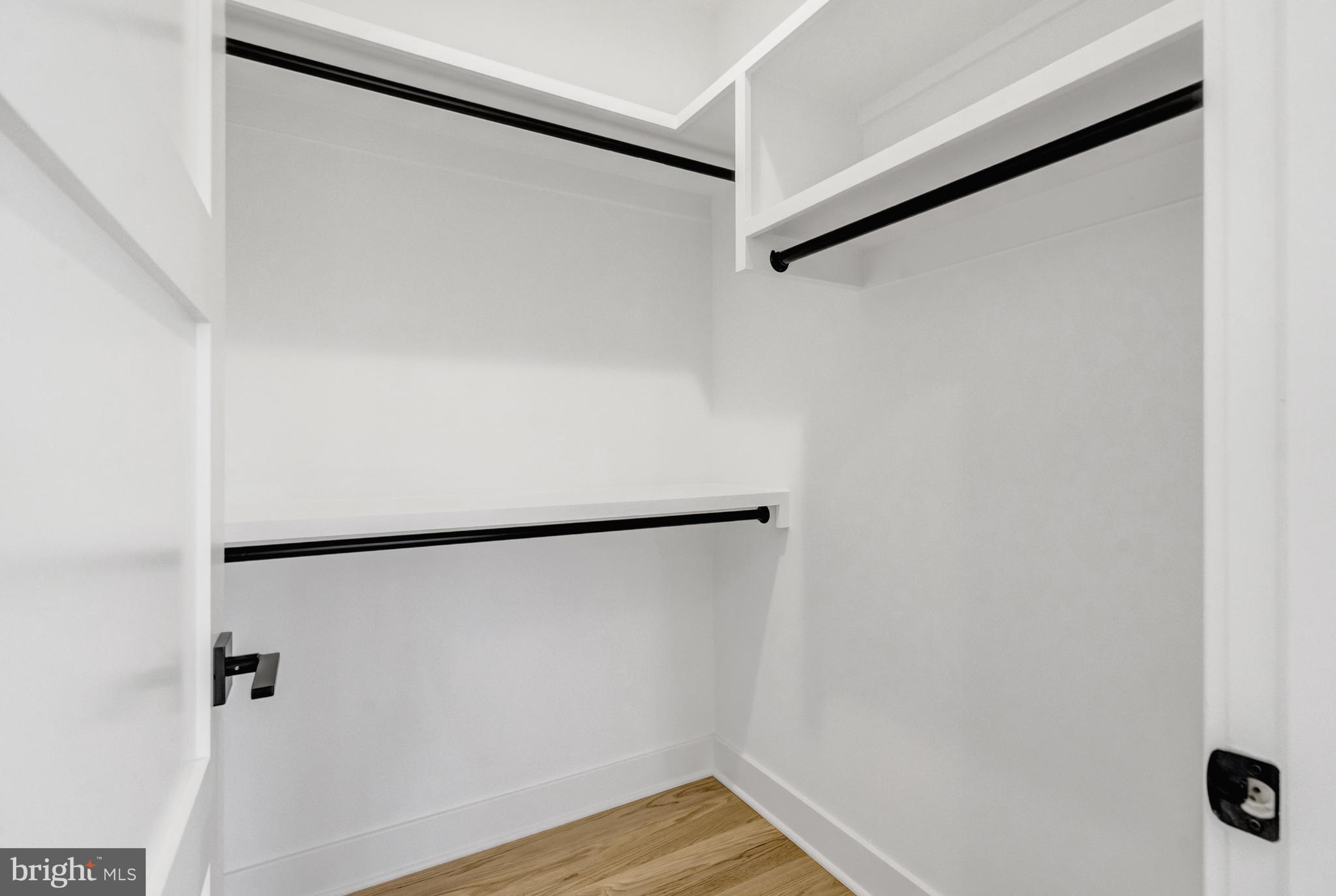 LEEHIGH VILLAGE - Residential