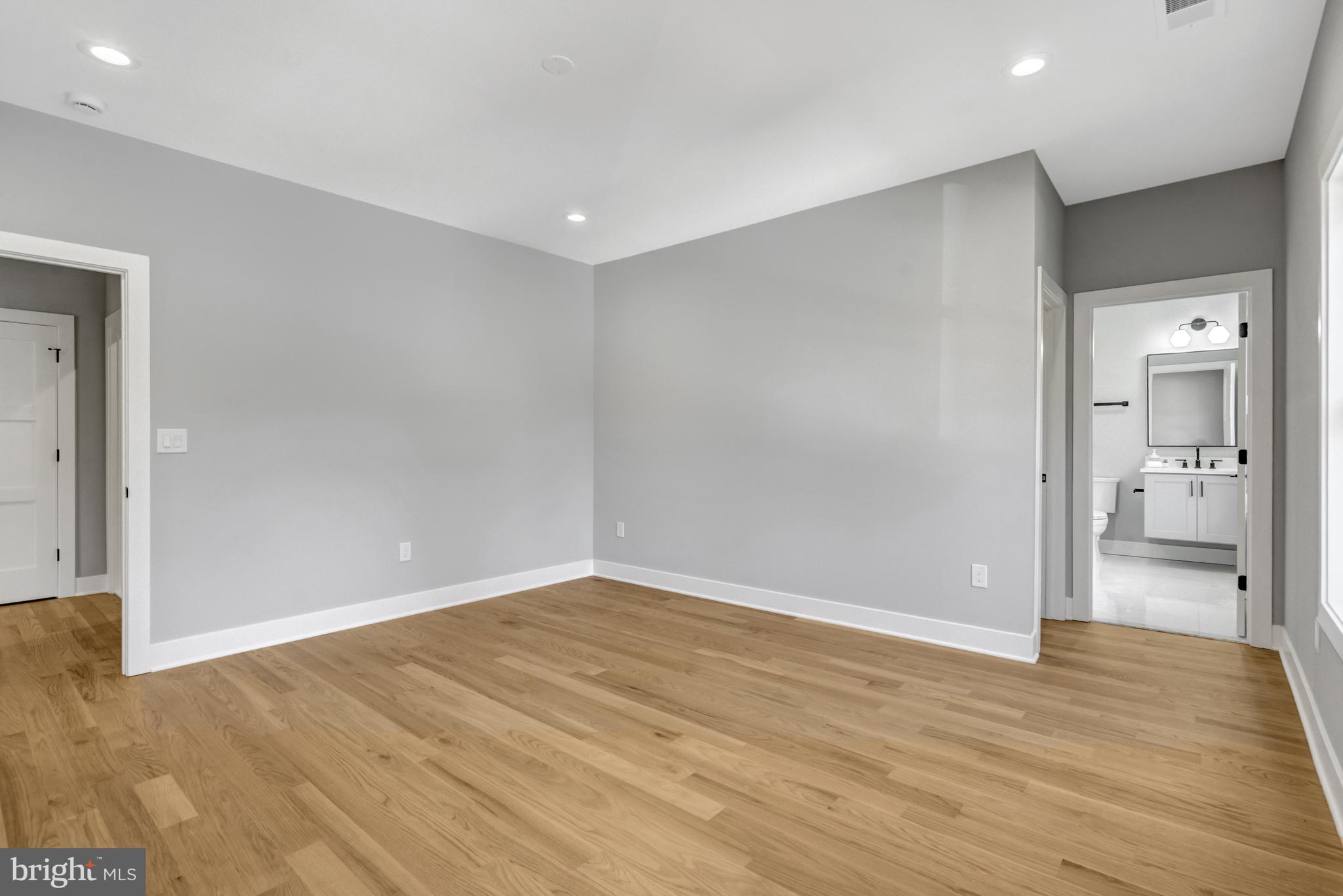 LEEHIGH VILLAGE - Residential