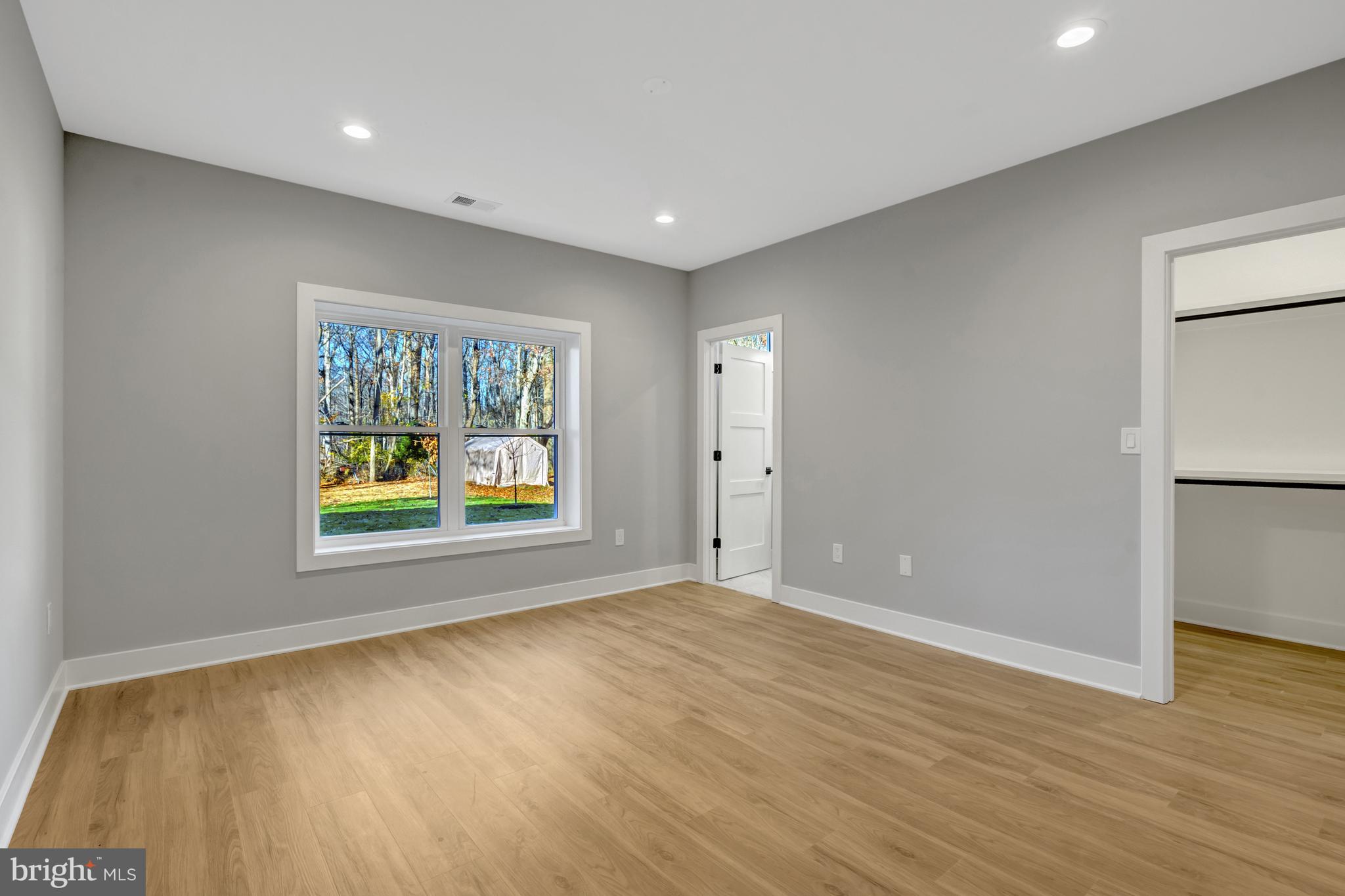 LEEHIGH VILLAGE - Residential