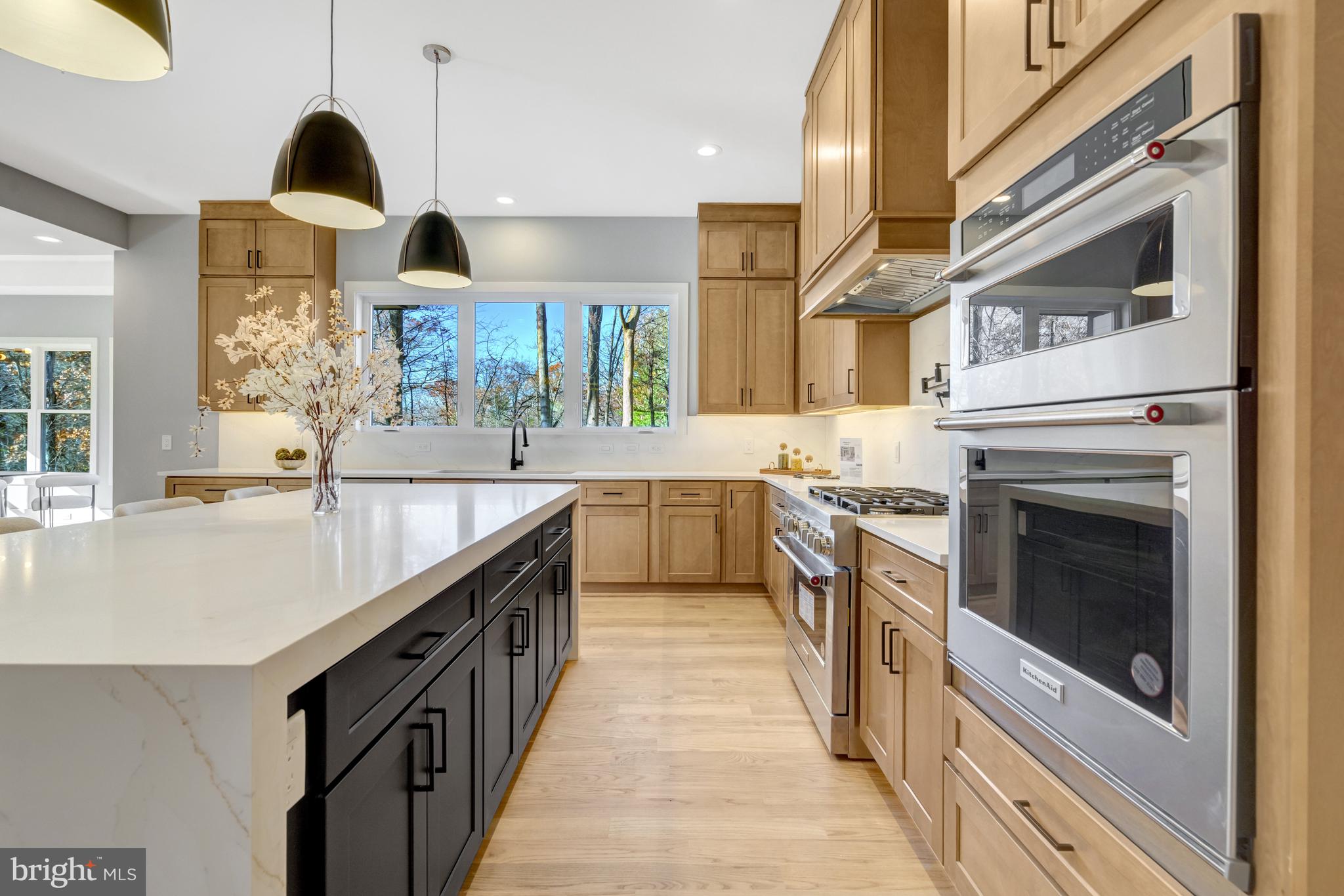 LEEHIGH VILLAGE - Residential