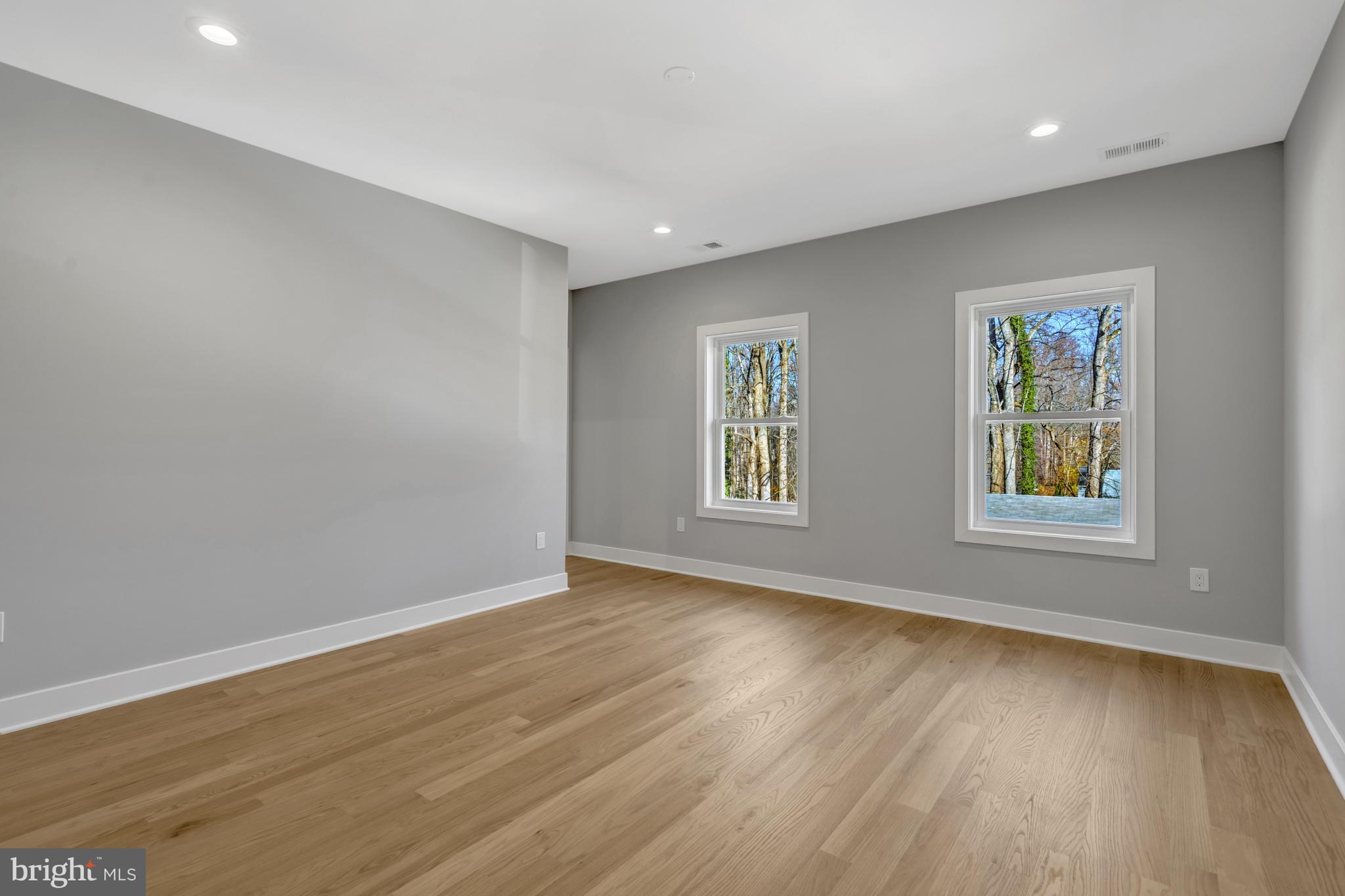 LEEHIGH VILLAGE - Residential