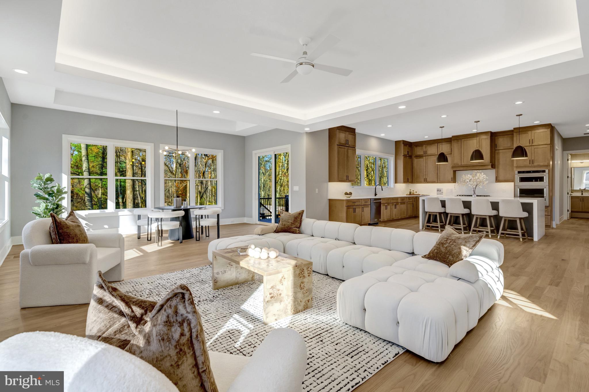 LEEHIGH VILLAGE - Residential