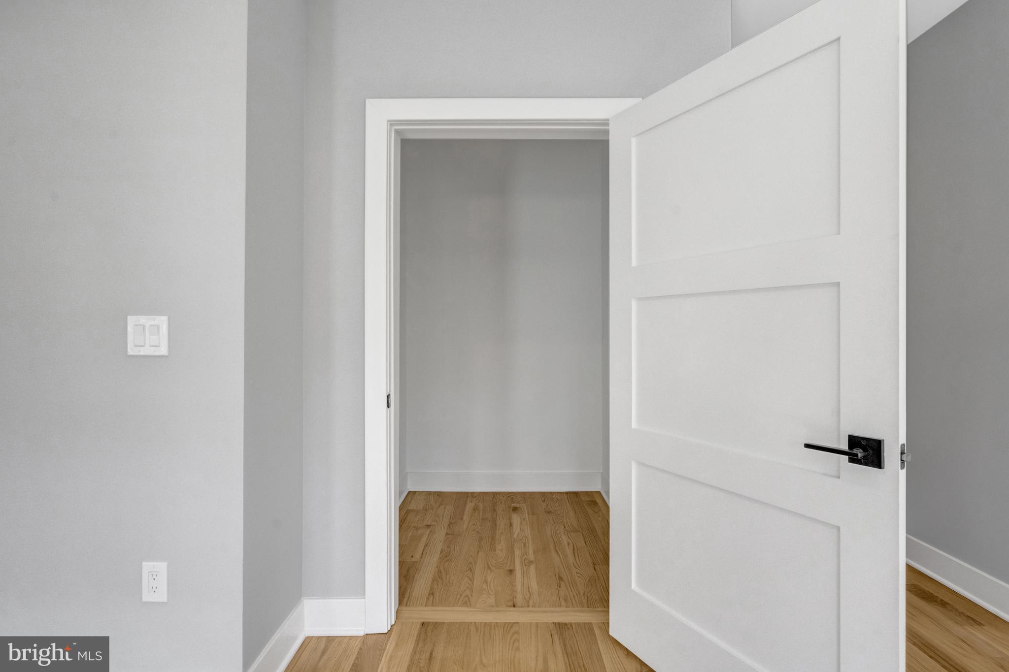 LEEHIGH VILLAGE - Residential