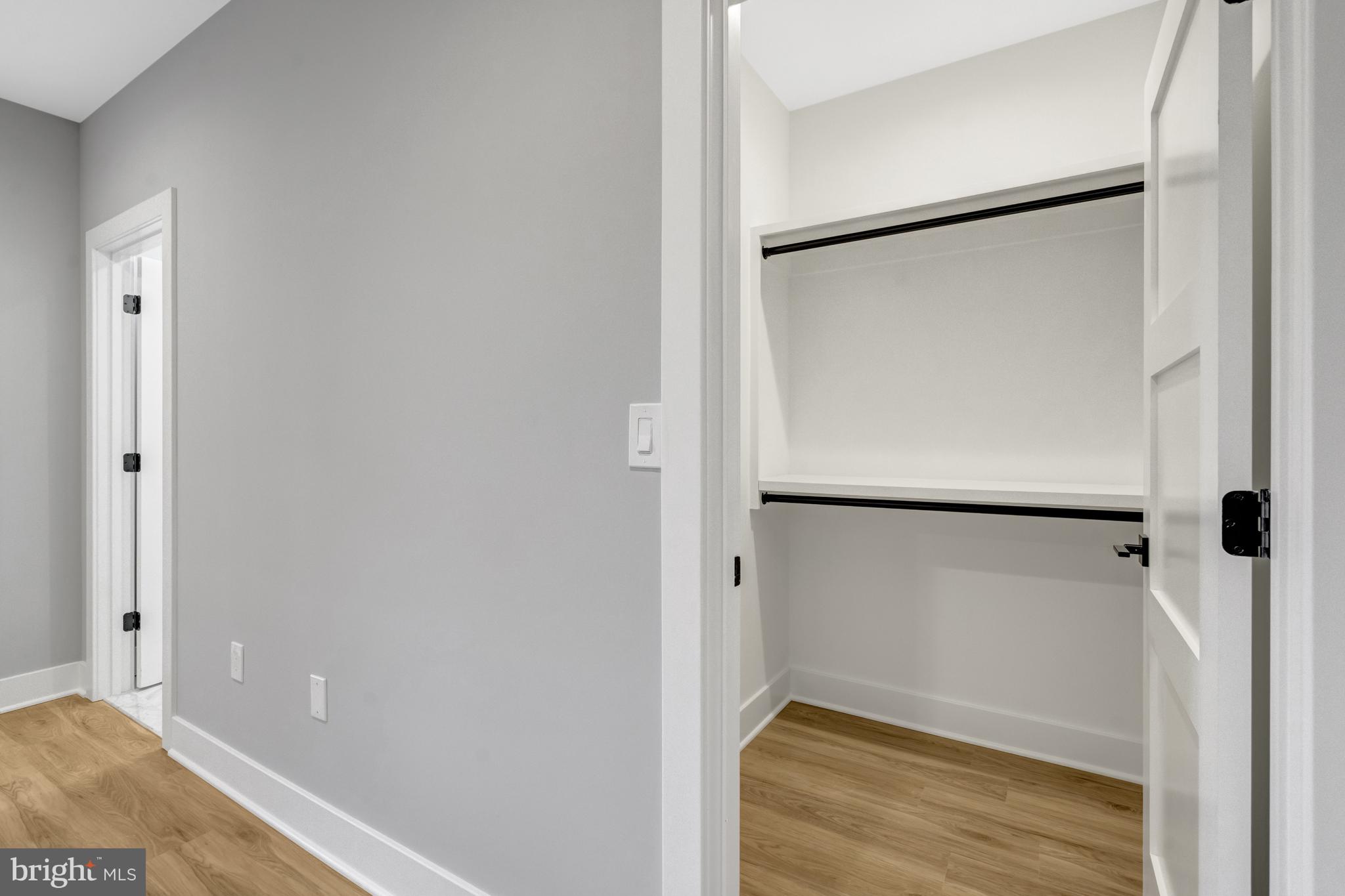 LEEHIGH VILLAGE - Residential