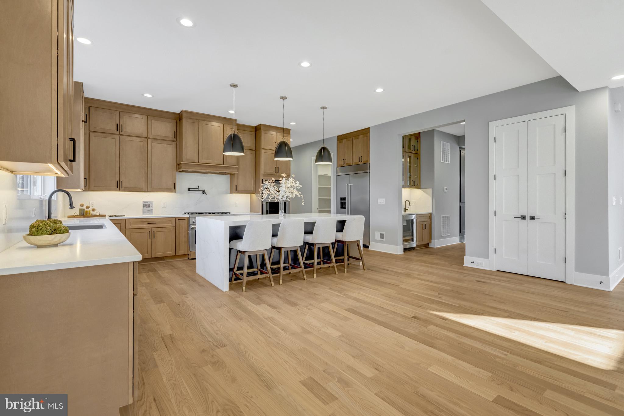 LEEHIGH VILLAGE - Residential