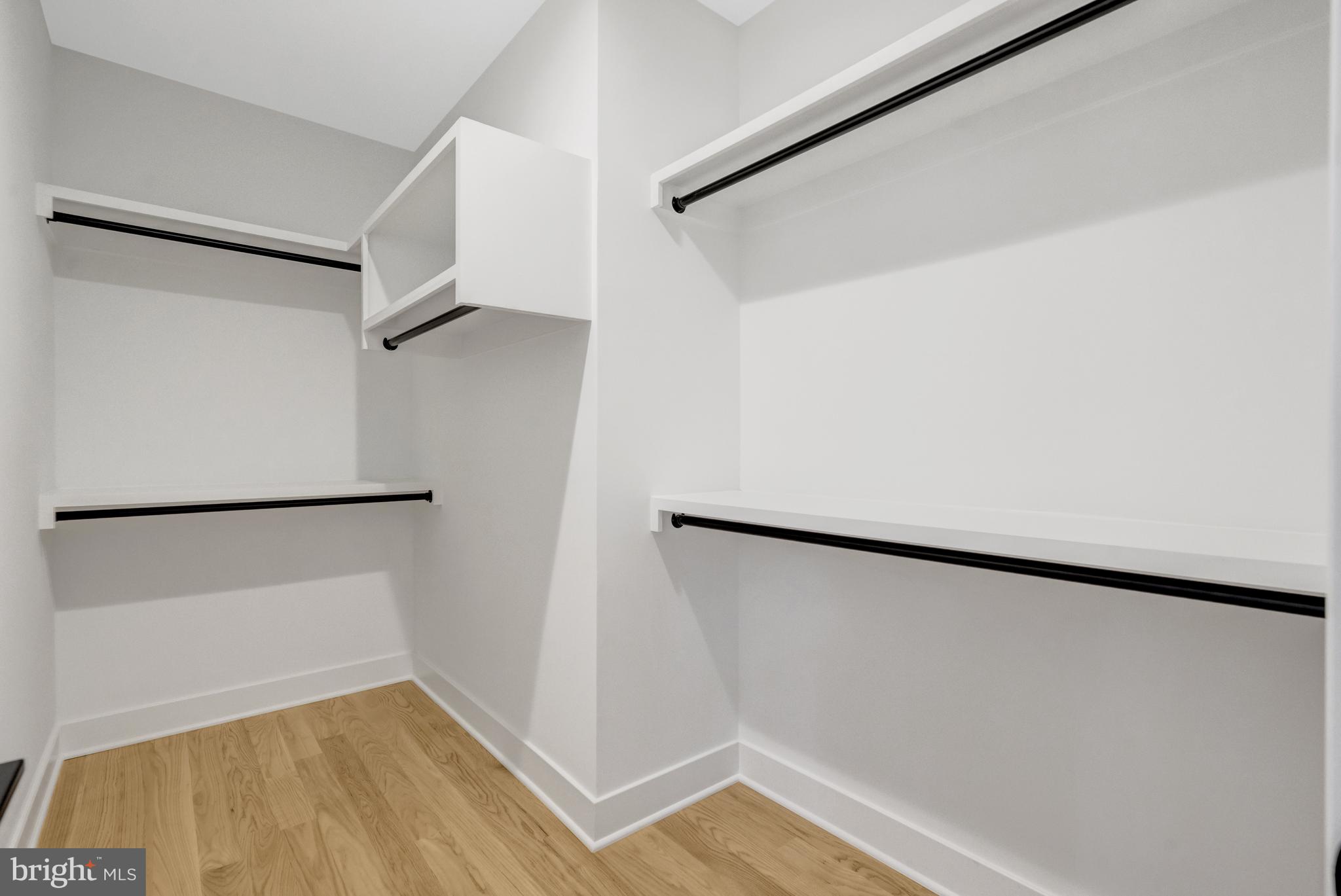 LEEHIGH VILLAGE - Residential