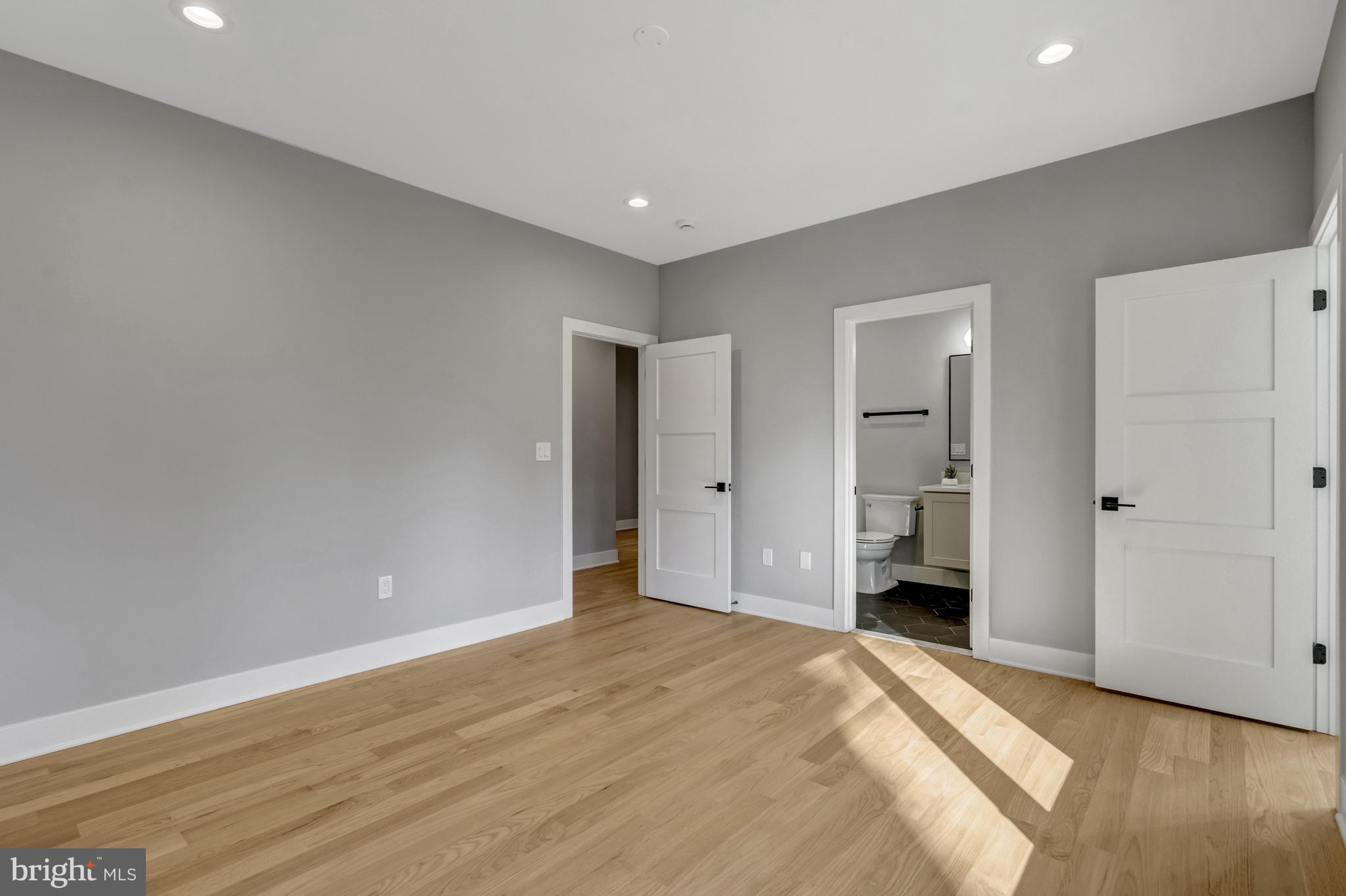 LEEHIGH VILLAGE - Residential