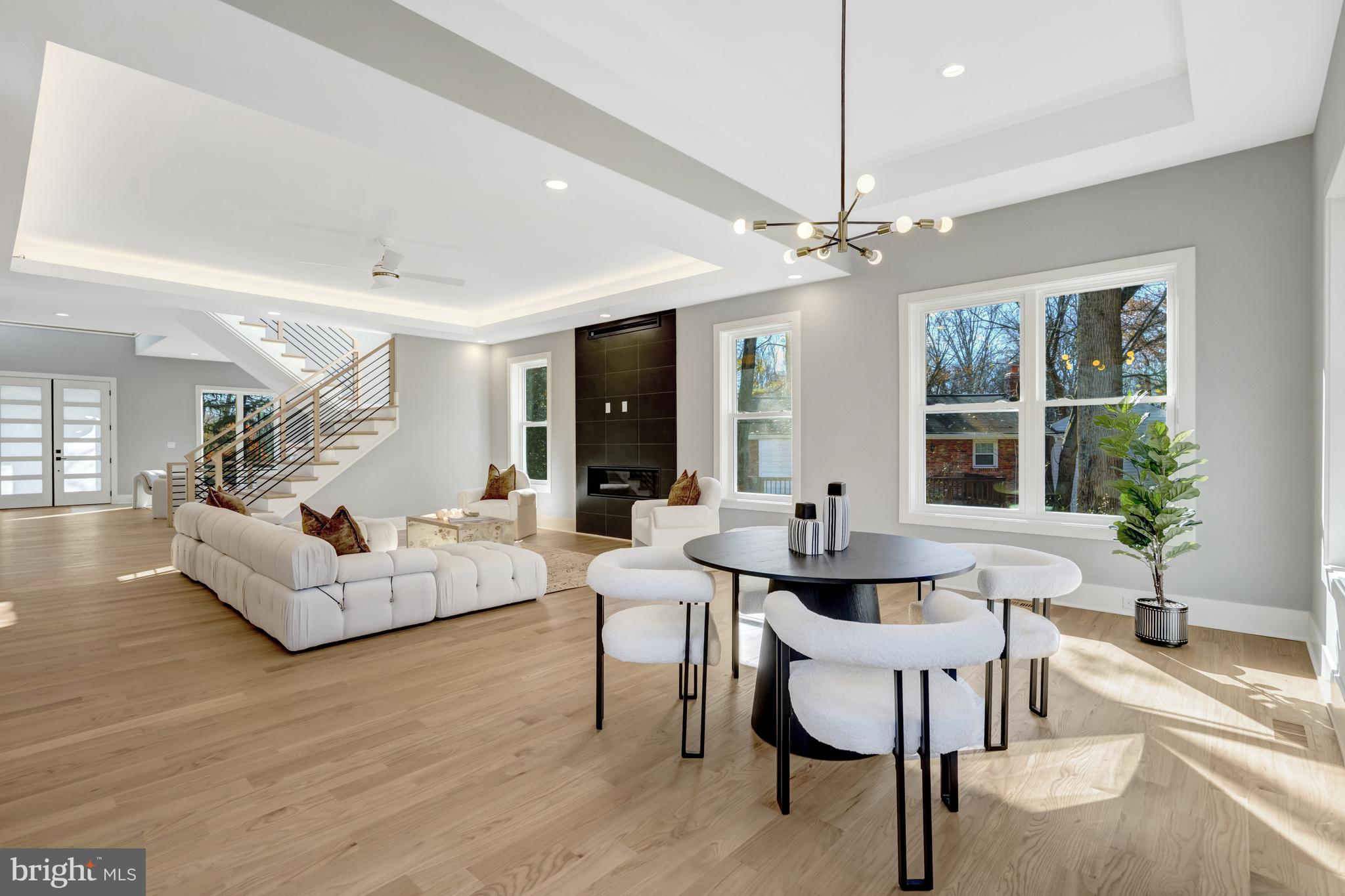 LEEHIGH VILLAGE - Residential