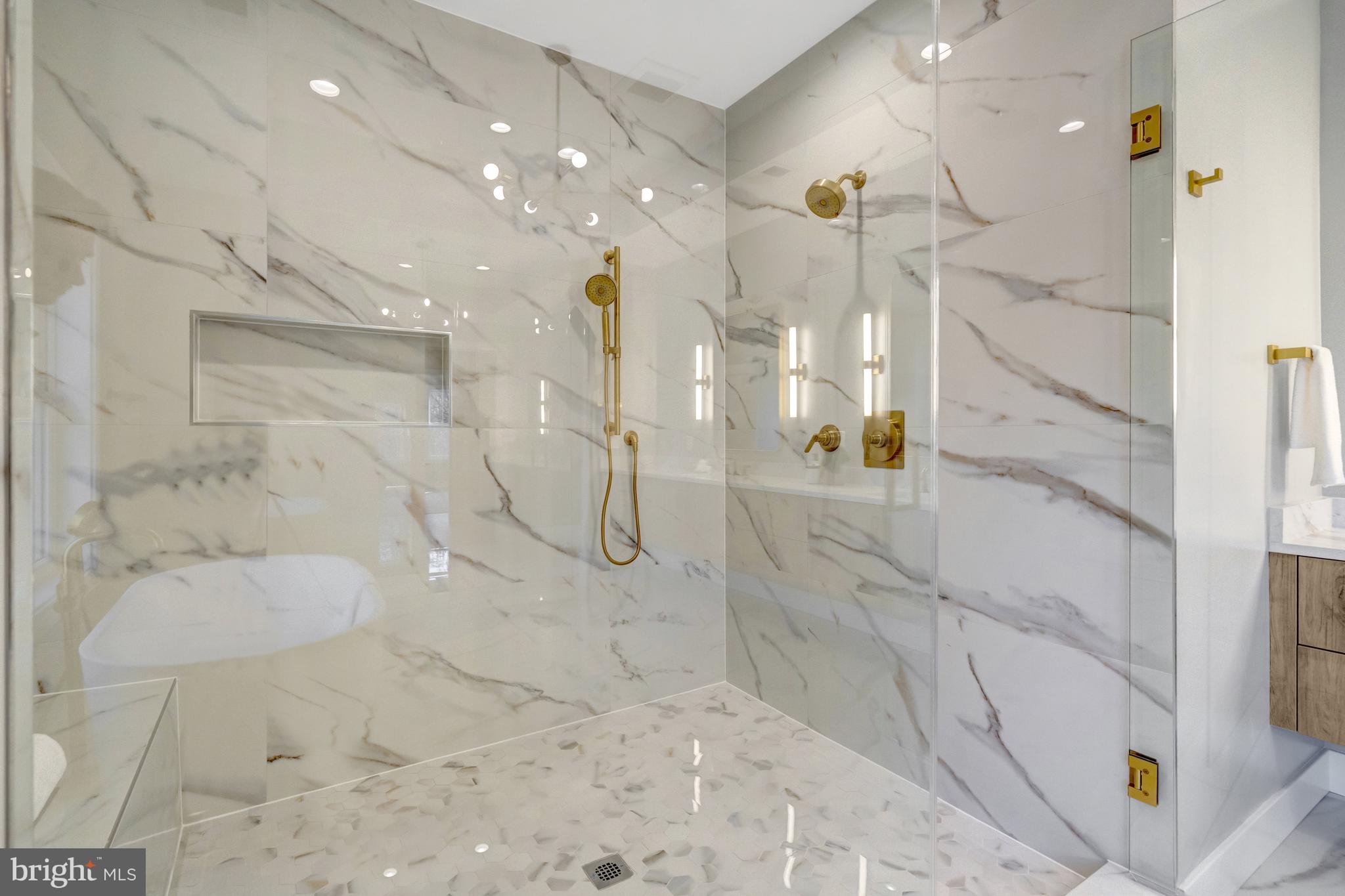 LEEHIGH VILLAGE - Residential