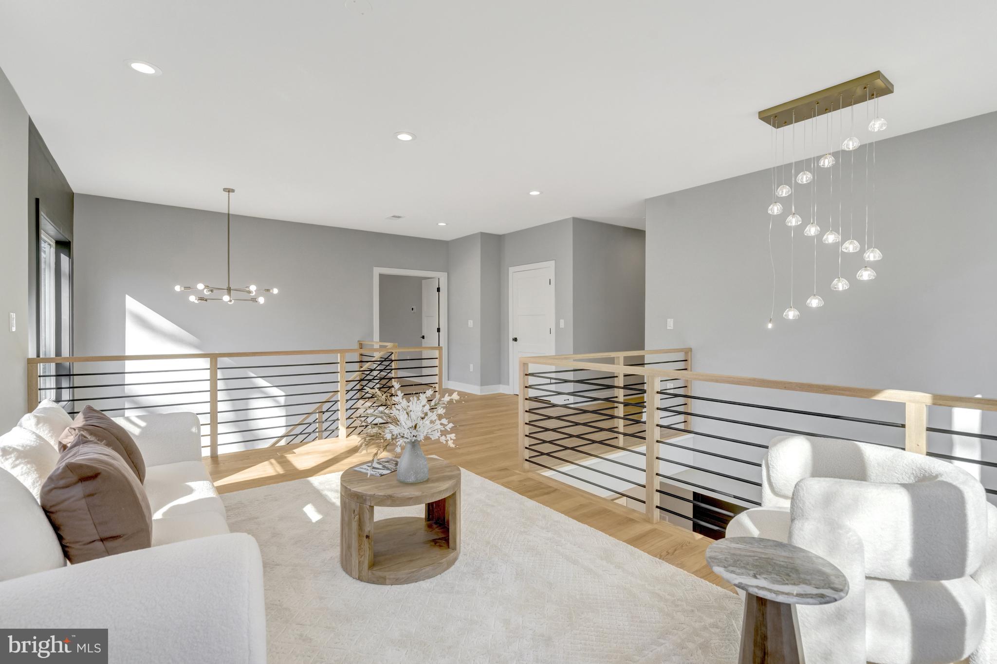 LEEHIGH VILLAGE - Residential