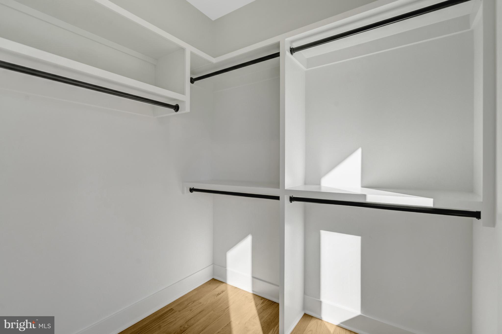 LEEHIGH VILLAGE - Residential