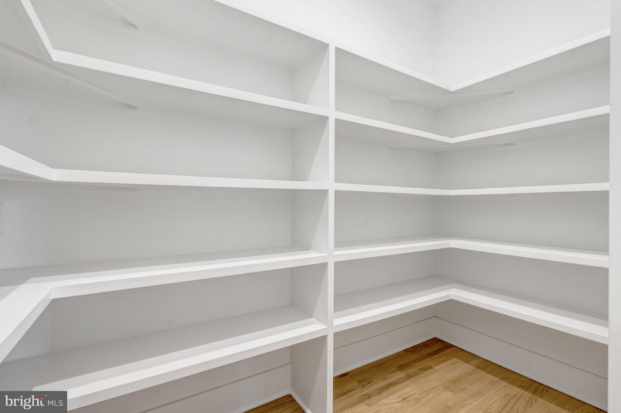 LEEHIGH VILLAGE - Residential