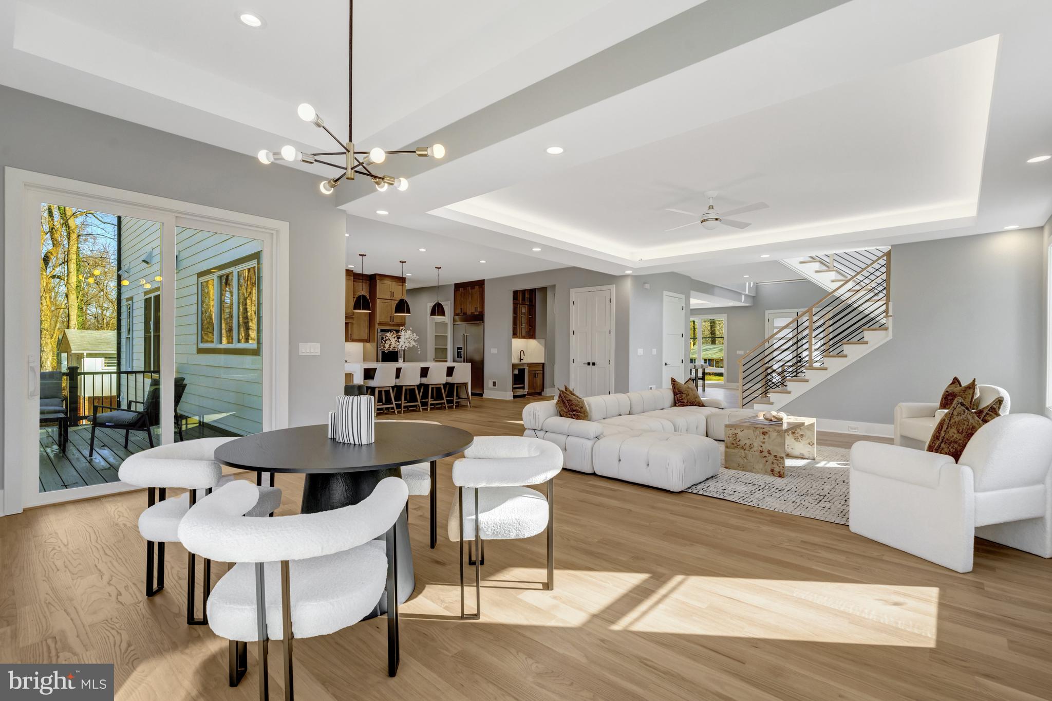 LEEHIGH VILLAGE - Residential