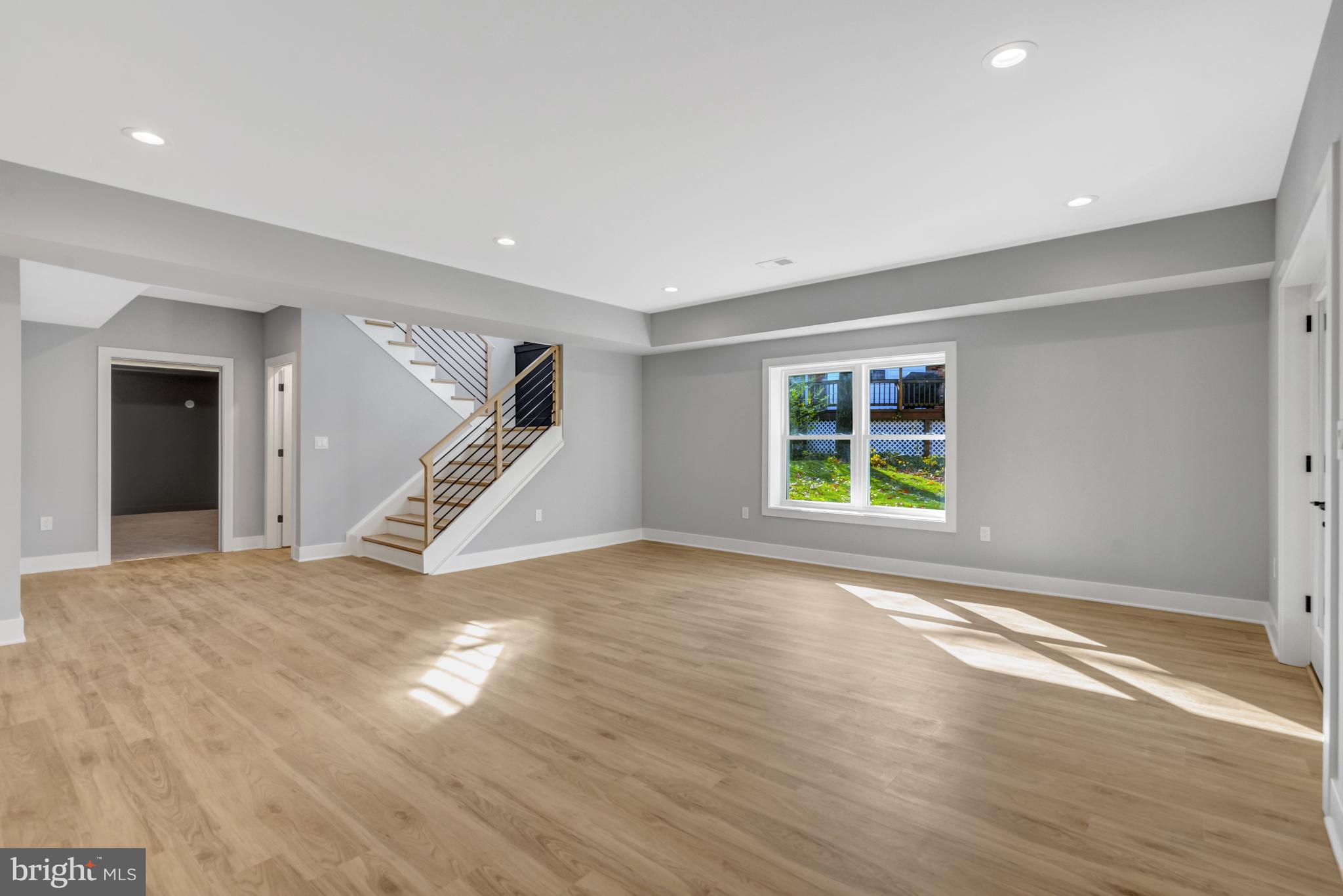 LEEHIGH VILLAGE - Residential