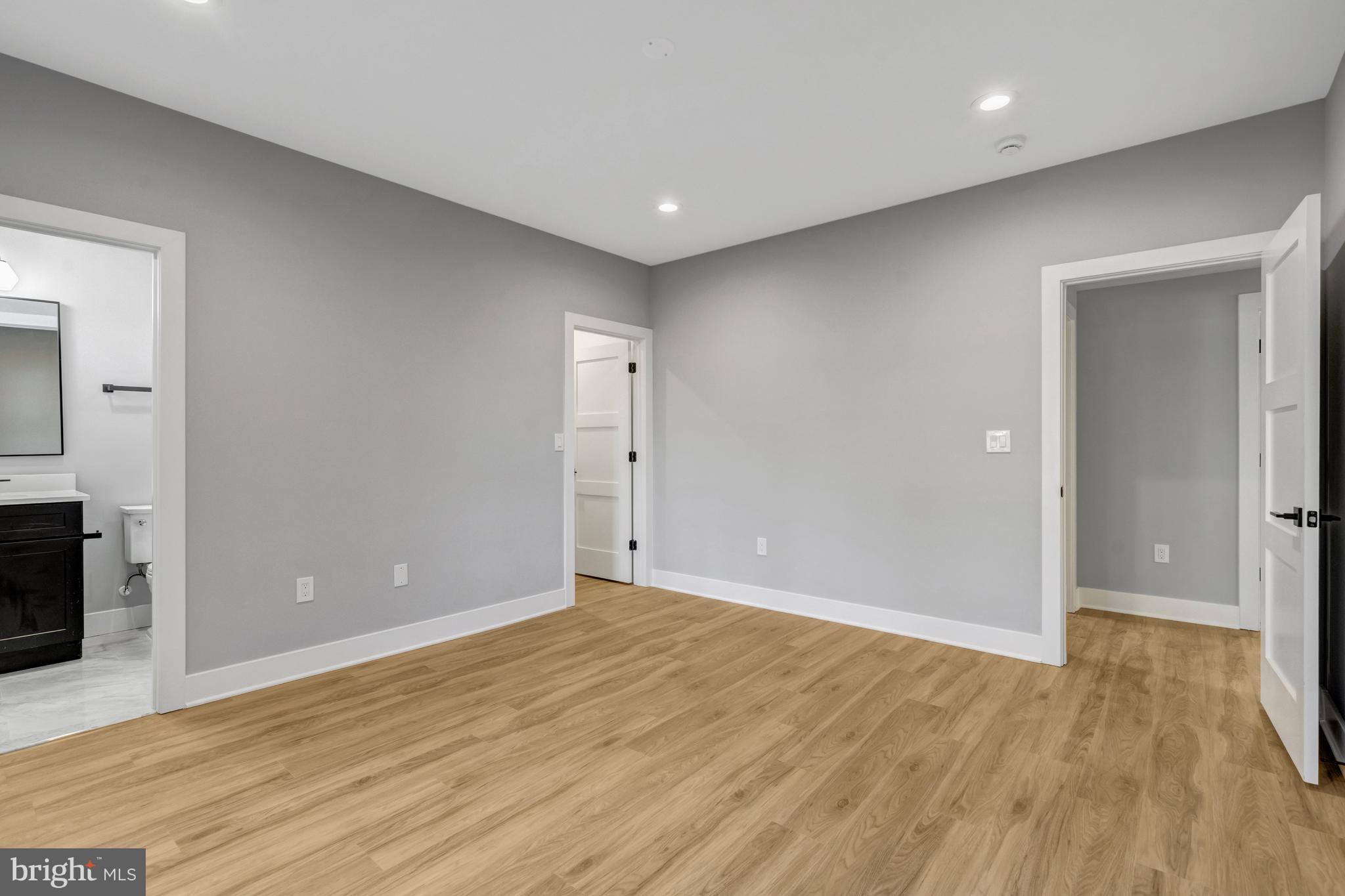 LEEHIGH VILLAGE - Residential