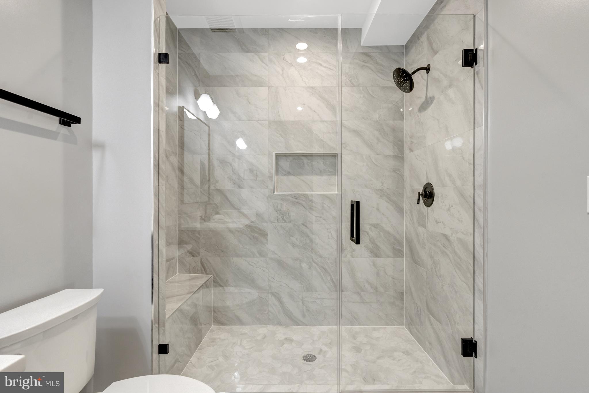 LEEHIGH VILLAGE - Residential