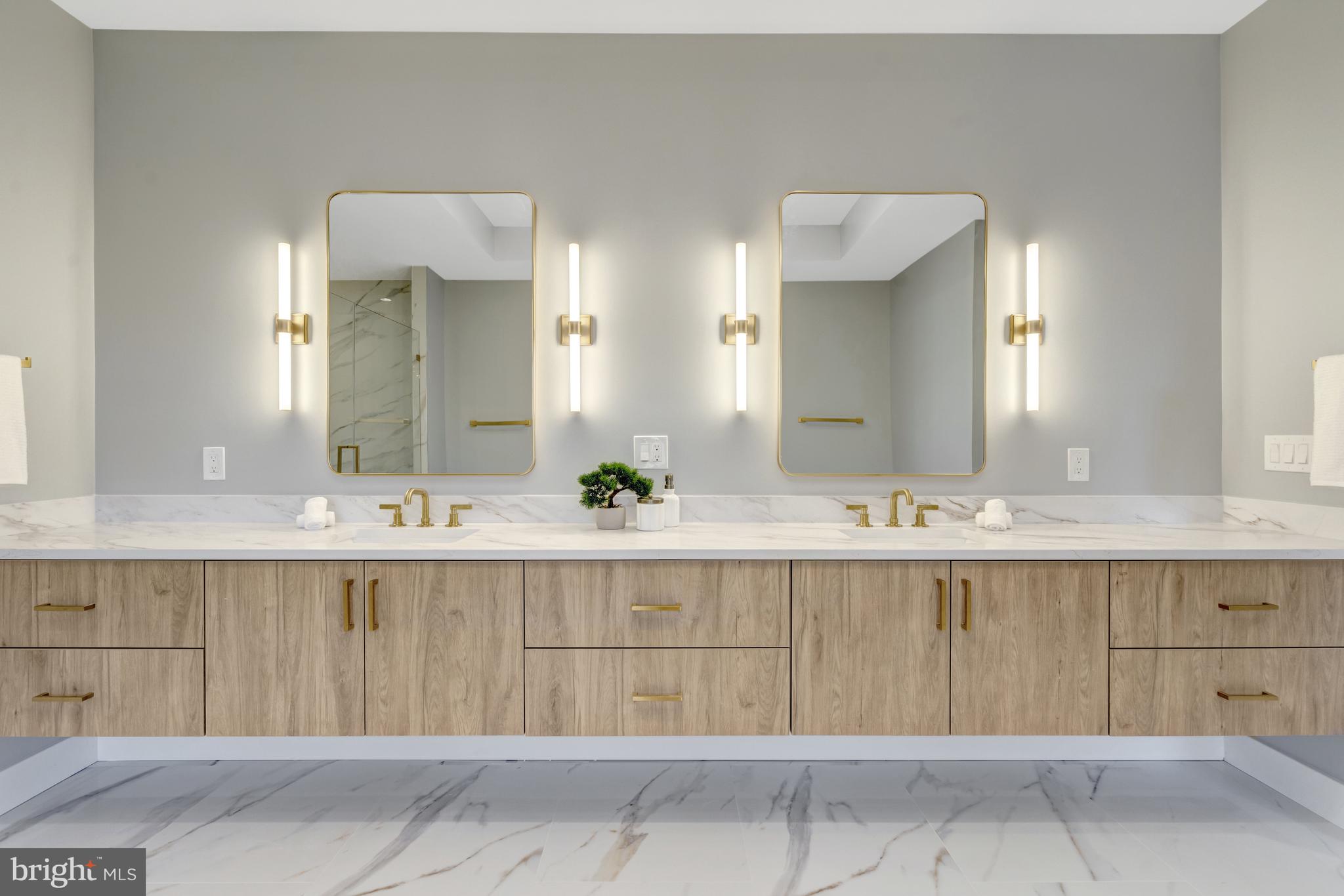 LEEHIGH VILLAGE - Residential