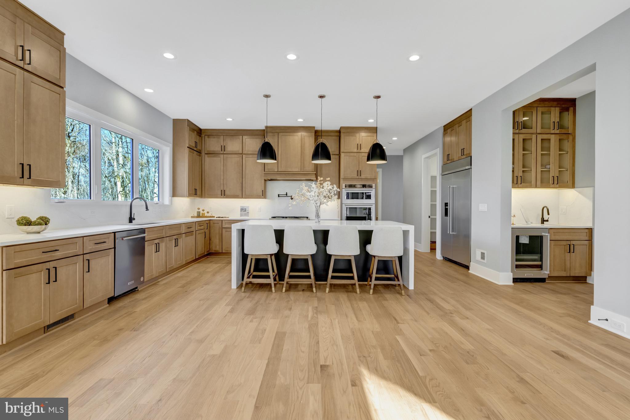 LEEHIGH VILLAGE - Residential