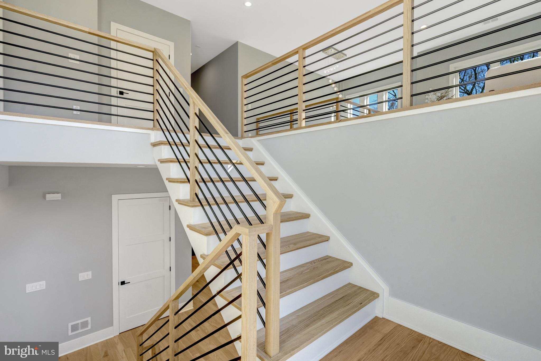 LEEHIGH VILLAGE - Residential