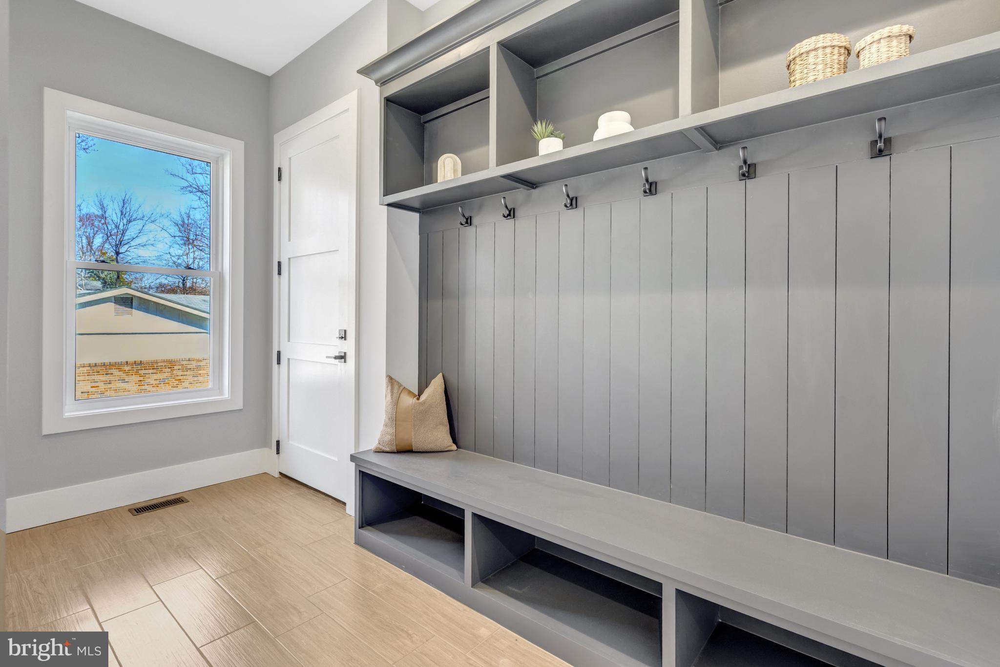 LEEHIGH VILLAGE - Residential