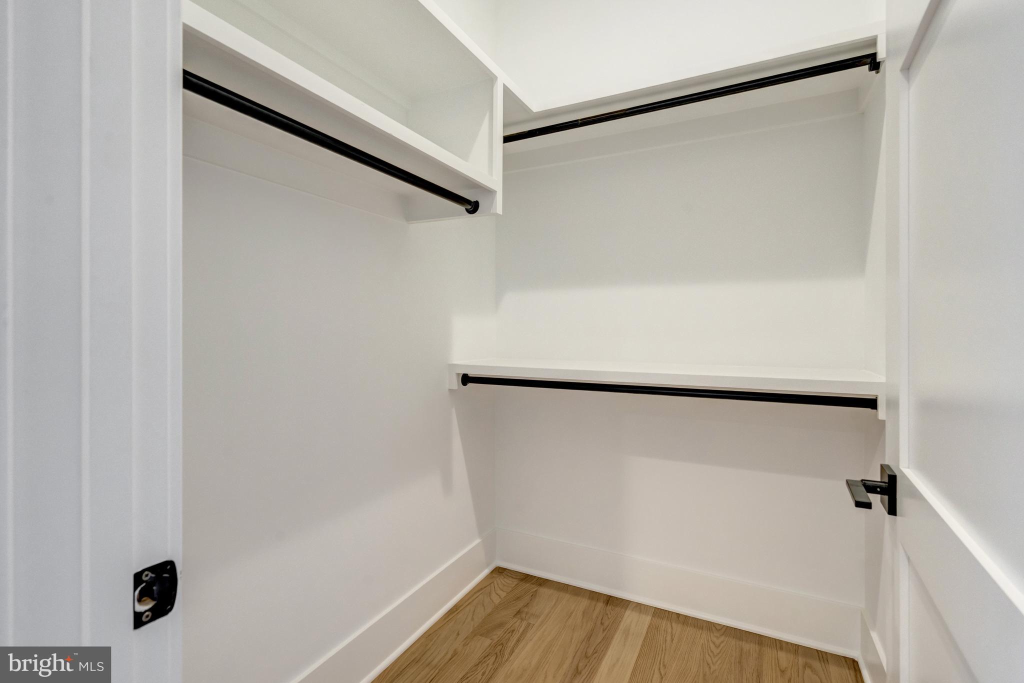 LEEHIGH VILLAGE - Residential