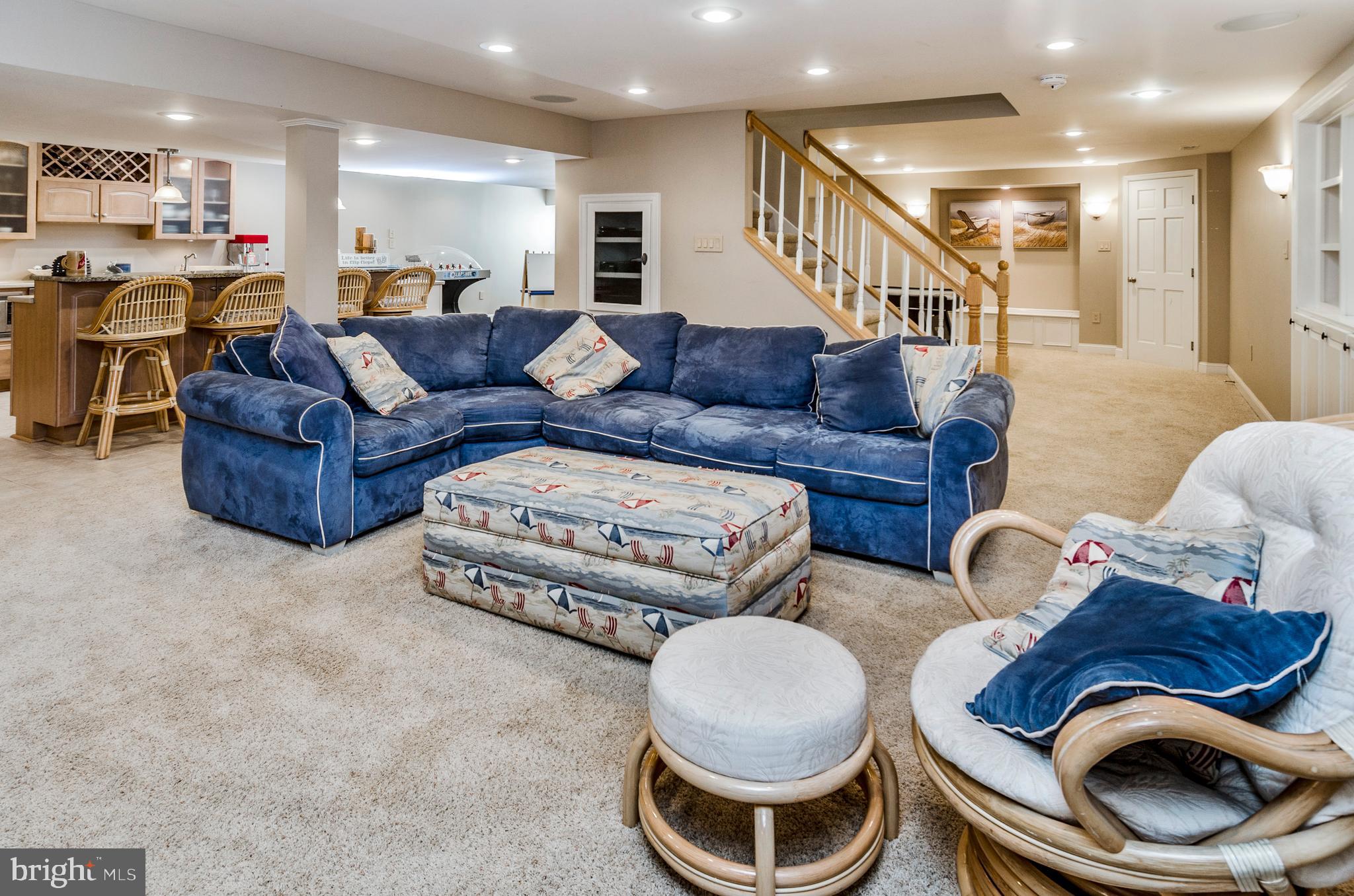 HIDDEN OAKS - Residential