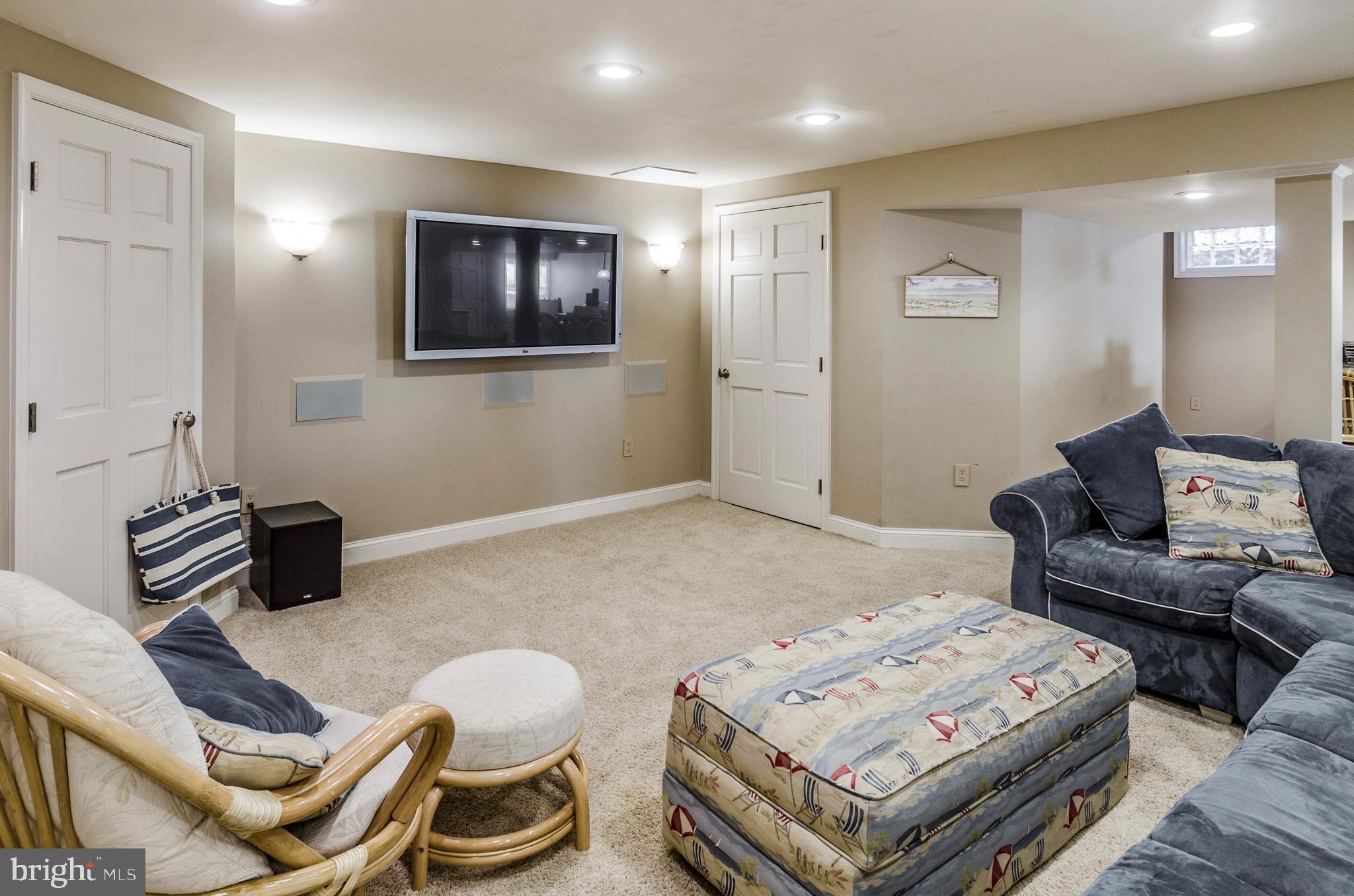 HIDDEN OAKS - Residential