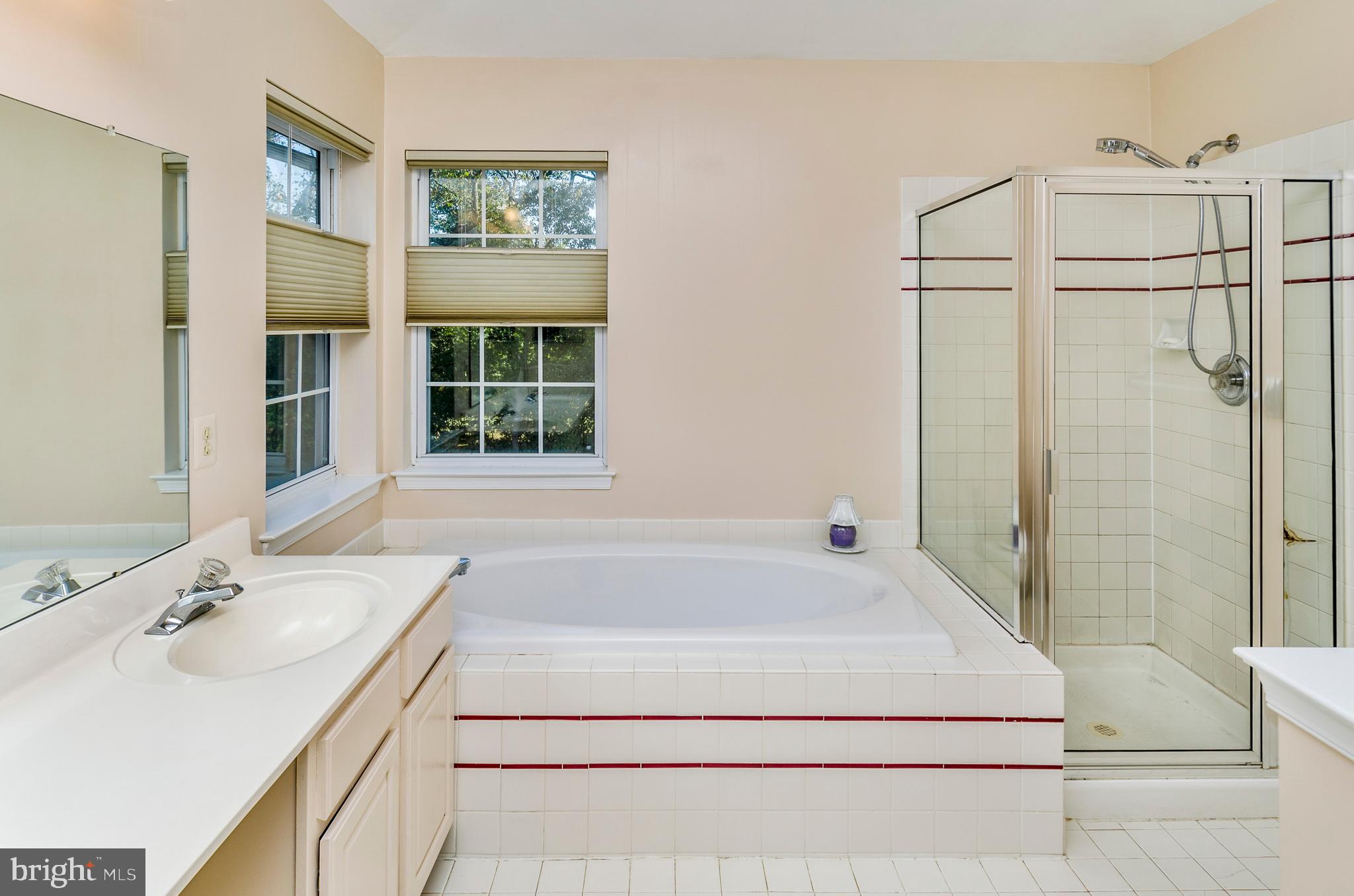 HIDDEN OAKS - Residential