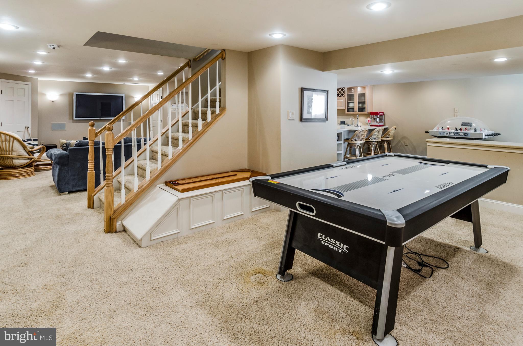 HIDDEN OAKS - Residential