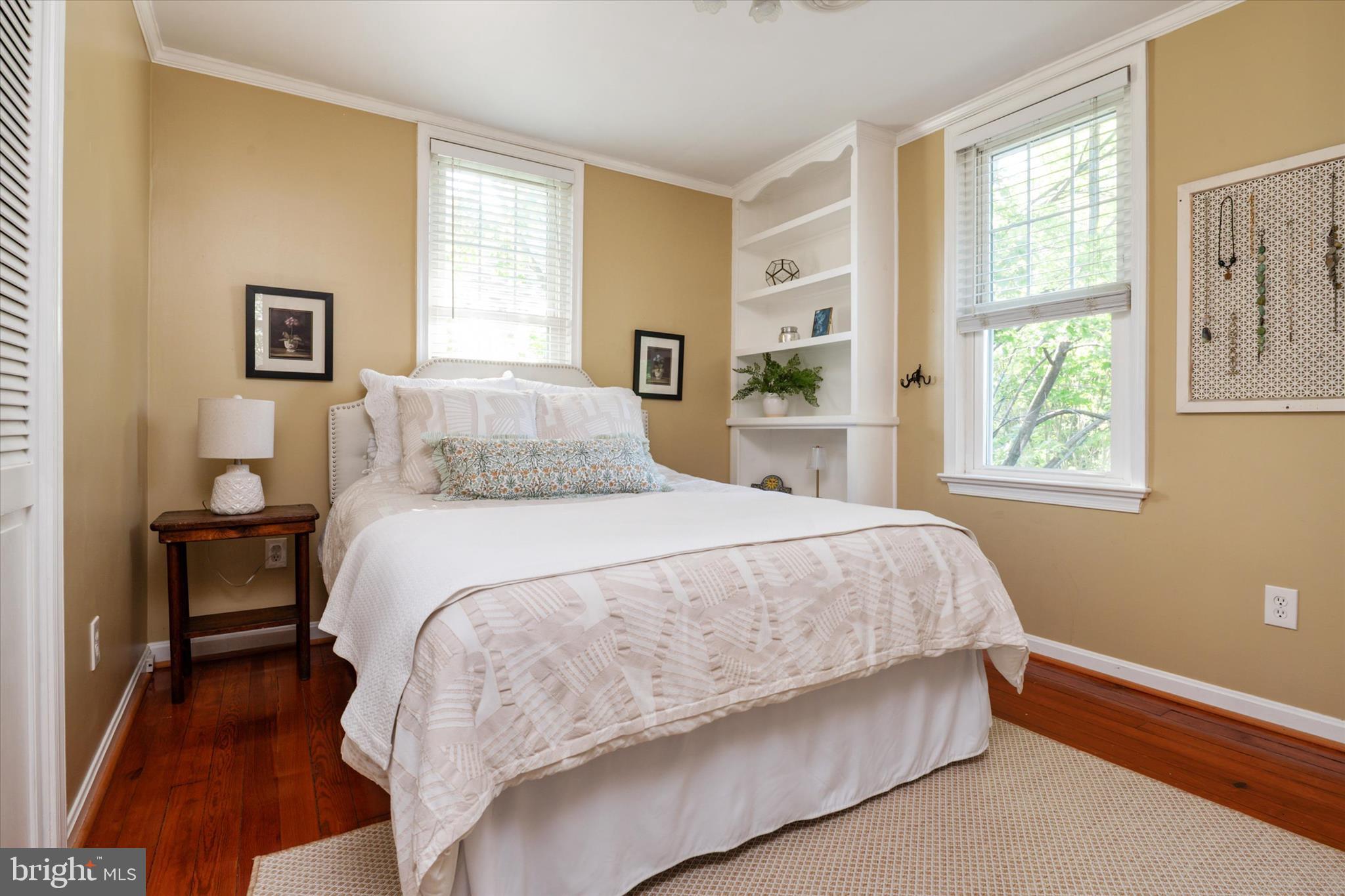 MURRAY HILL - Residential