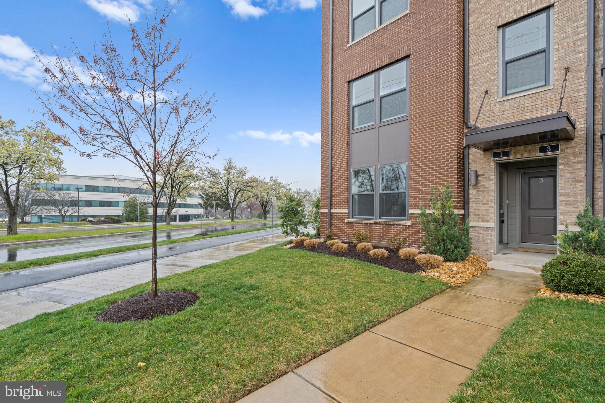 METRO SQUARE - Residential