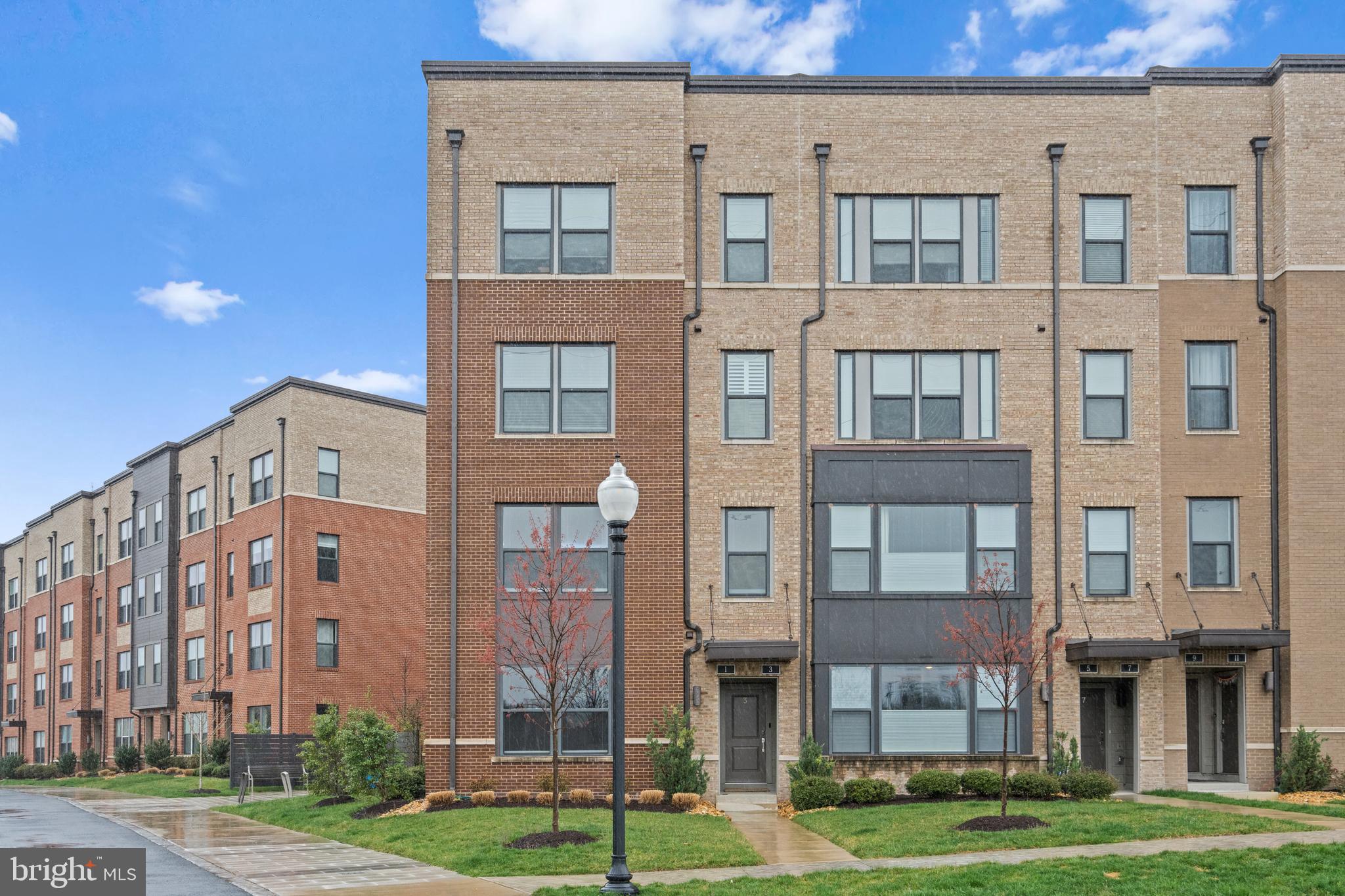 METRO SQUARE - Residential