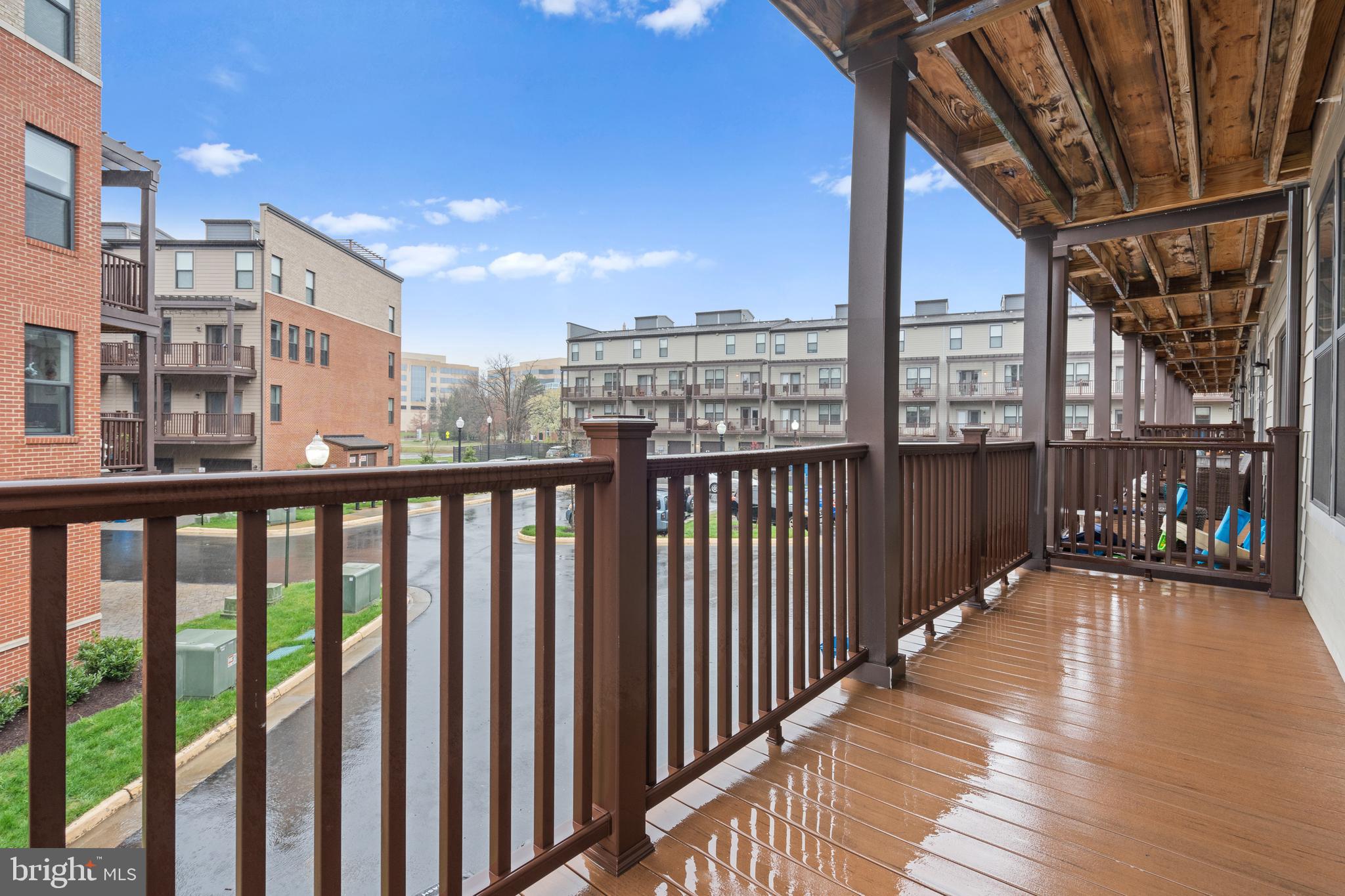 METRO SQUARE - Residential
