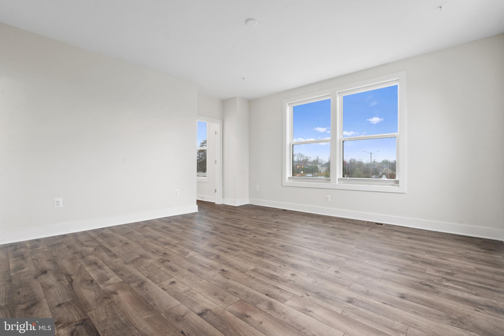 METRO SQUARE - Residential