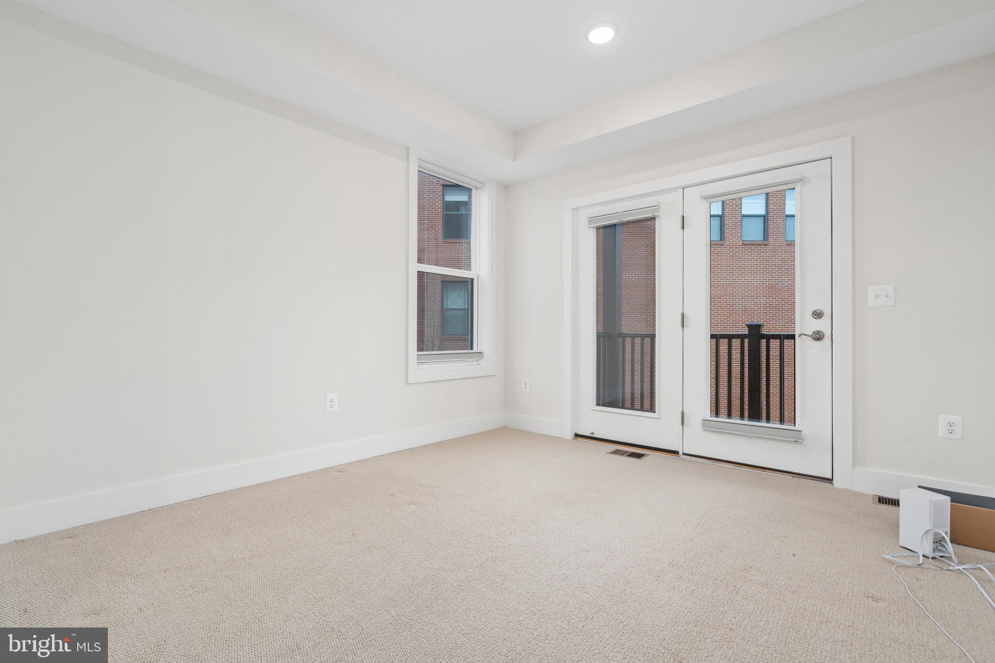 METRO SQUARE - Residential