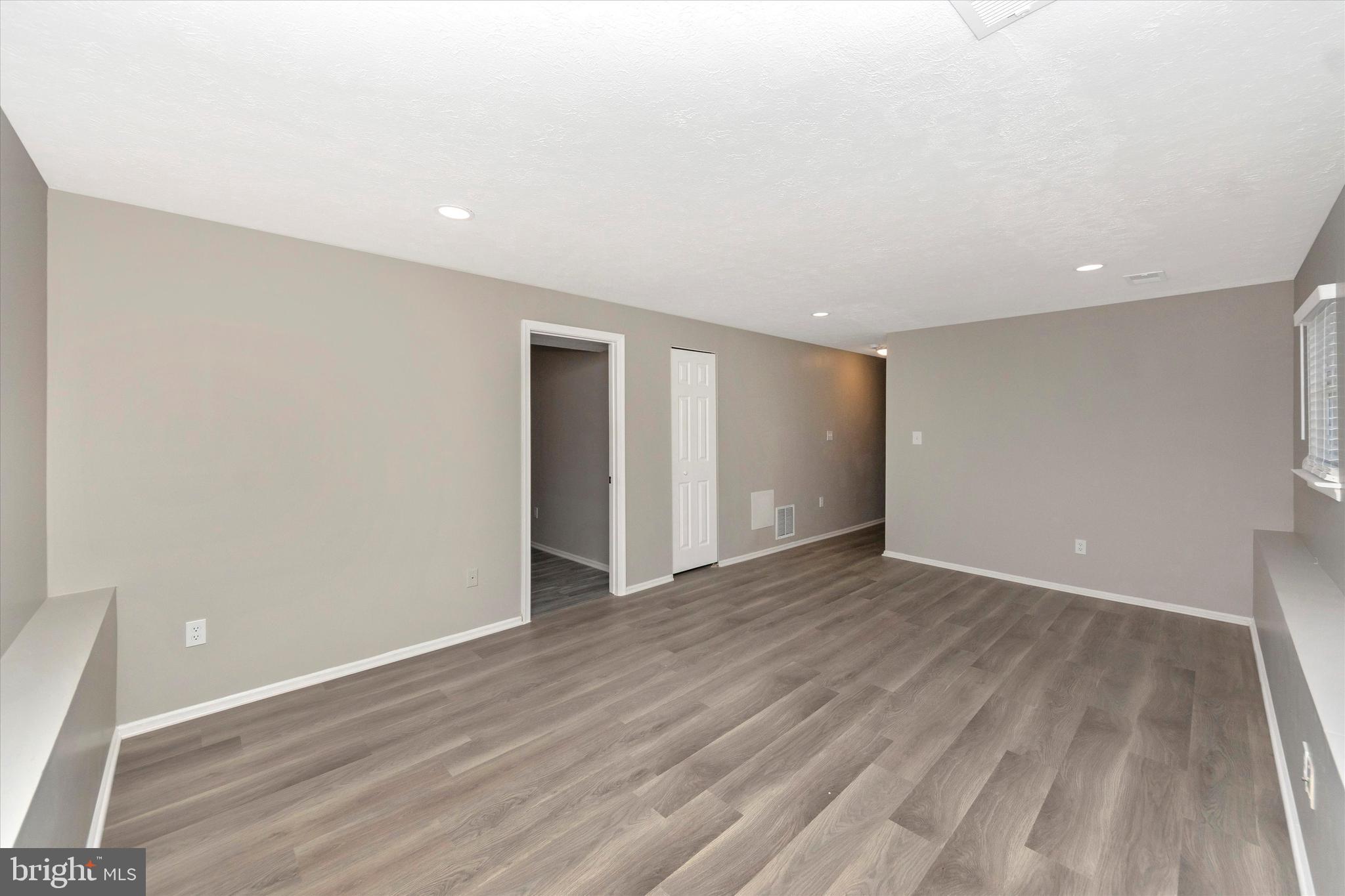 RIDGEFIELD - Residential Lease