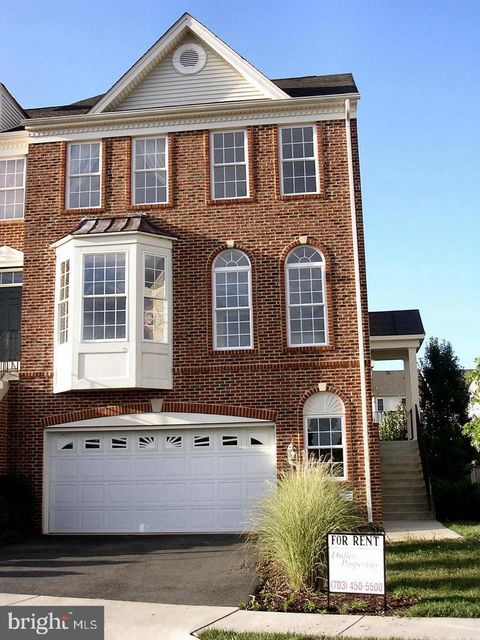 Townhouse For Rent - 907 Serenity Grove Terrace<br/> PURCELLVILLE, VA 20132