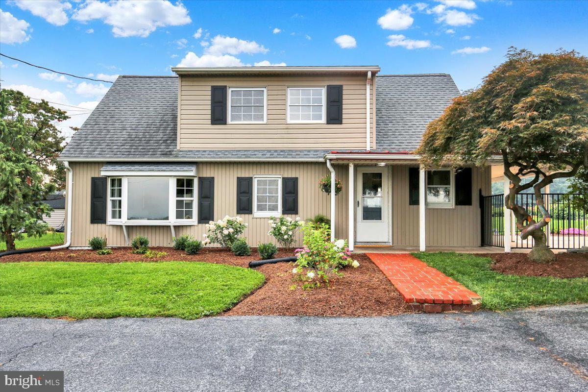 512 E ROSEBUD ROAD