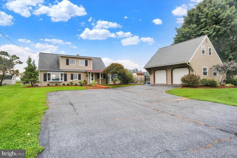Homes For Sale - 512 E Rosebud Road<br/> Lebanon County, MYERSTOWN, PA 17067